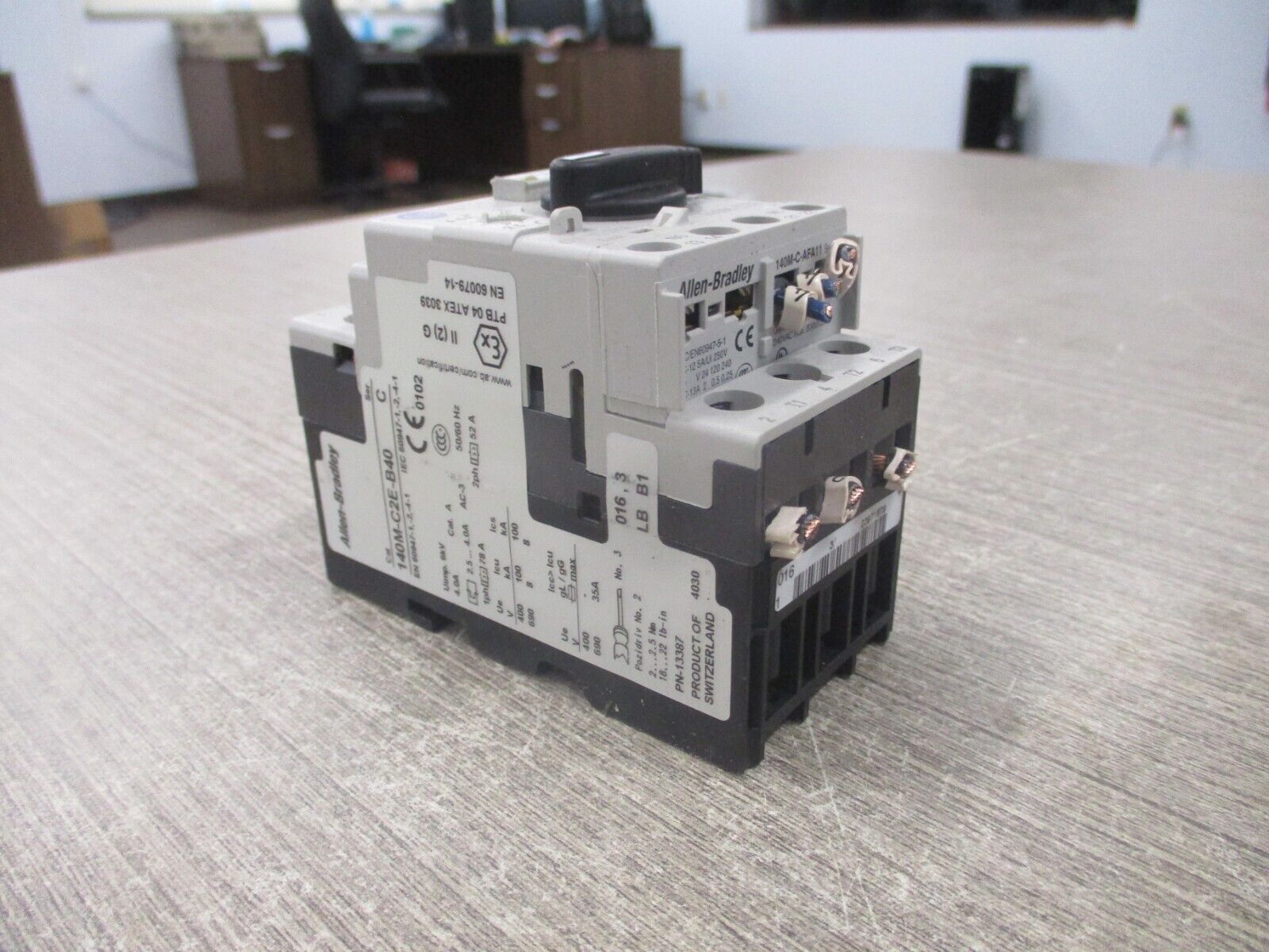 Allen-Bradley Manual Motor Protector 140M-C2E-B40 Ser. C Trip : 2.5-4.0A Used