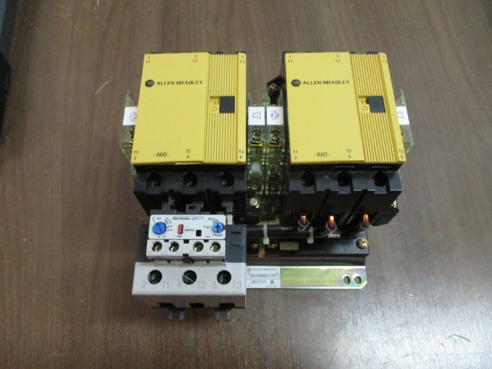 Allen-Bradley Reversing Starter 104-A60ND3-19B Ser. C 120V Coil Trip: 23-75A