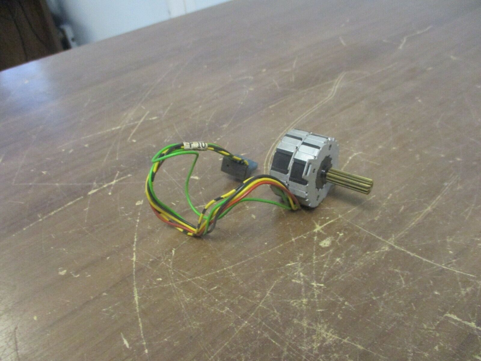 Landis & Gyr/SAIA Stepper Motor UBD23-Z17-Z2 12VDC 2W Used