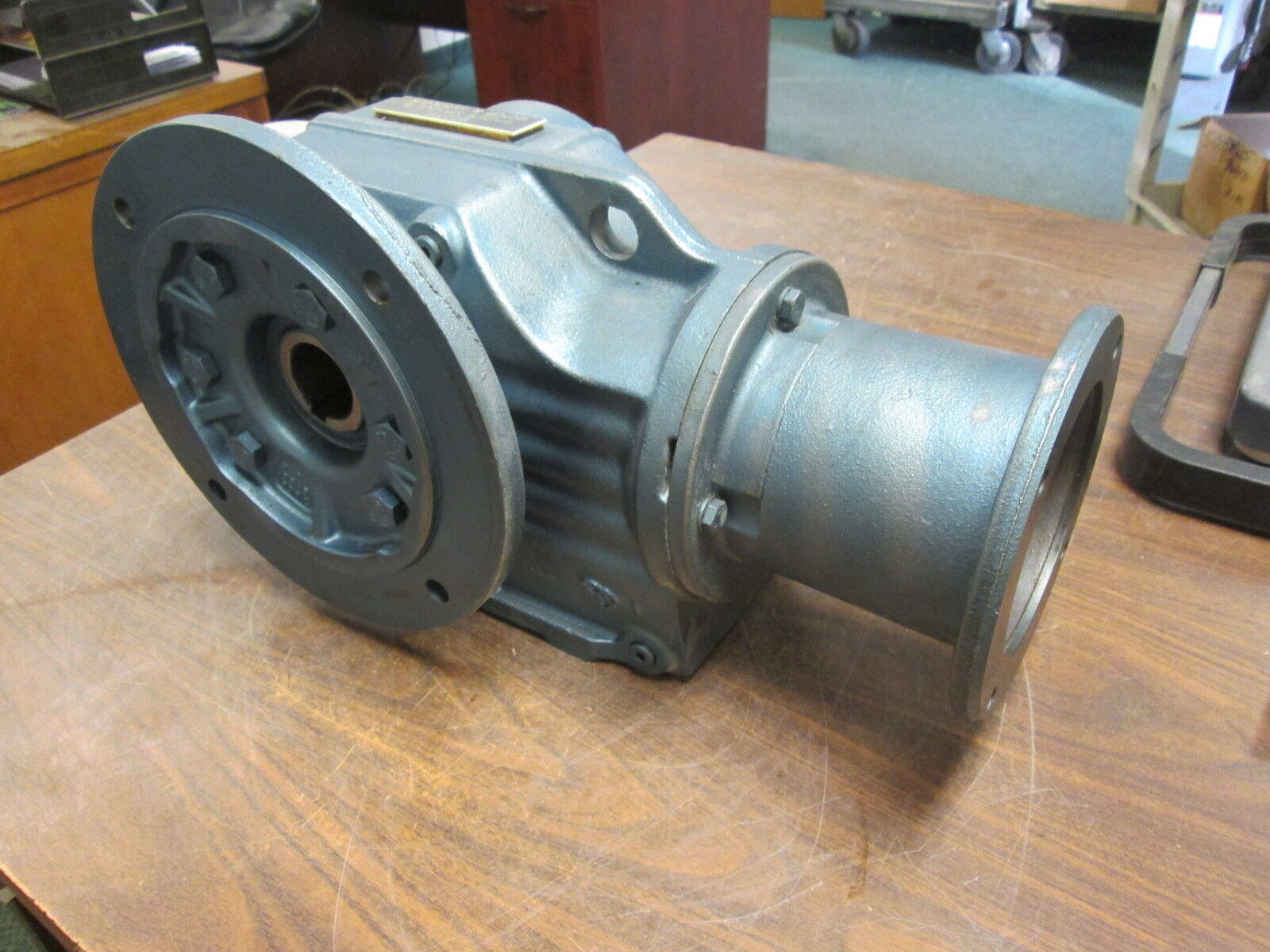 SEW-Eurodrive Gear KAF67LP143 Ratio 48.77:1 6370 in/lbs Torque Used