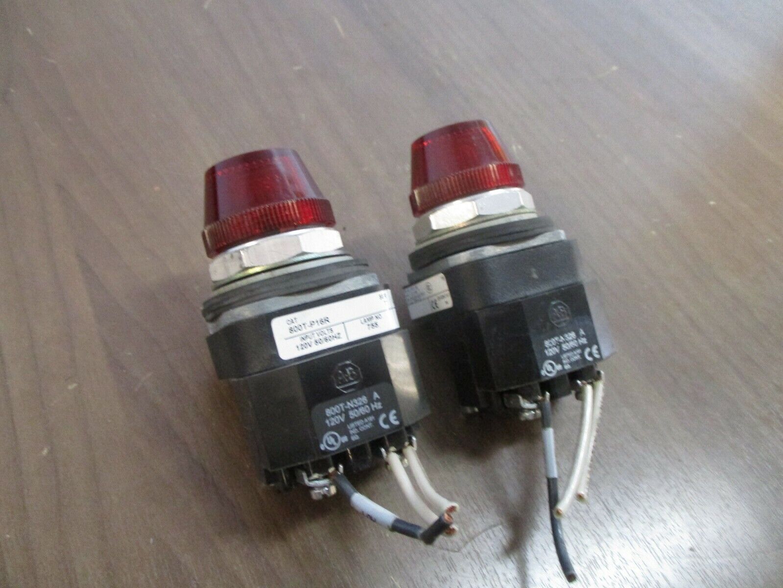 Allen-Bradley Pilot Light 800T-P16R 120V 50/60Hz *Lot of 2* Used