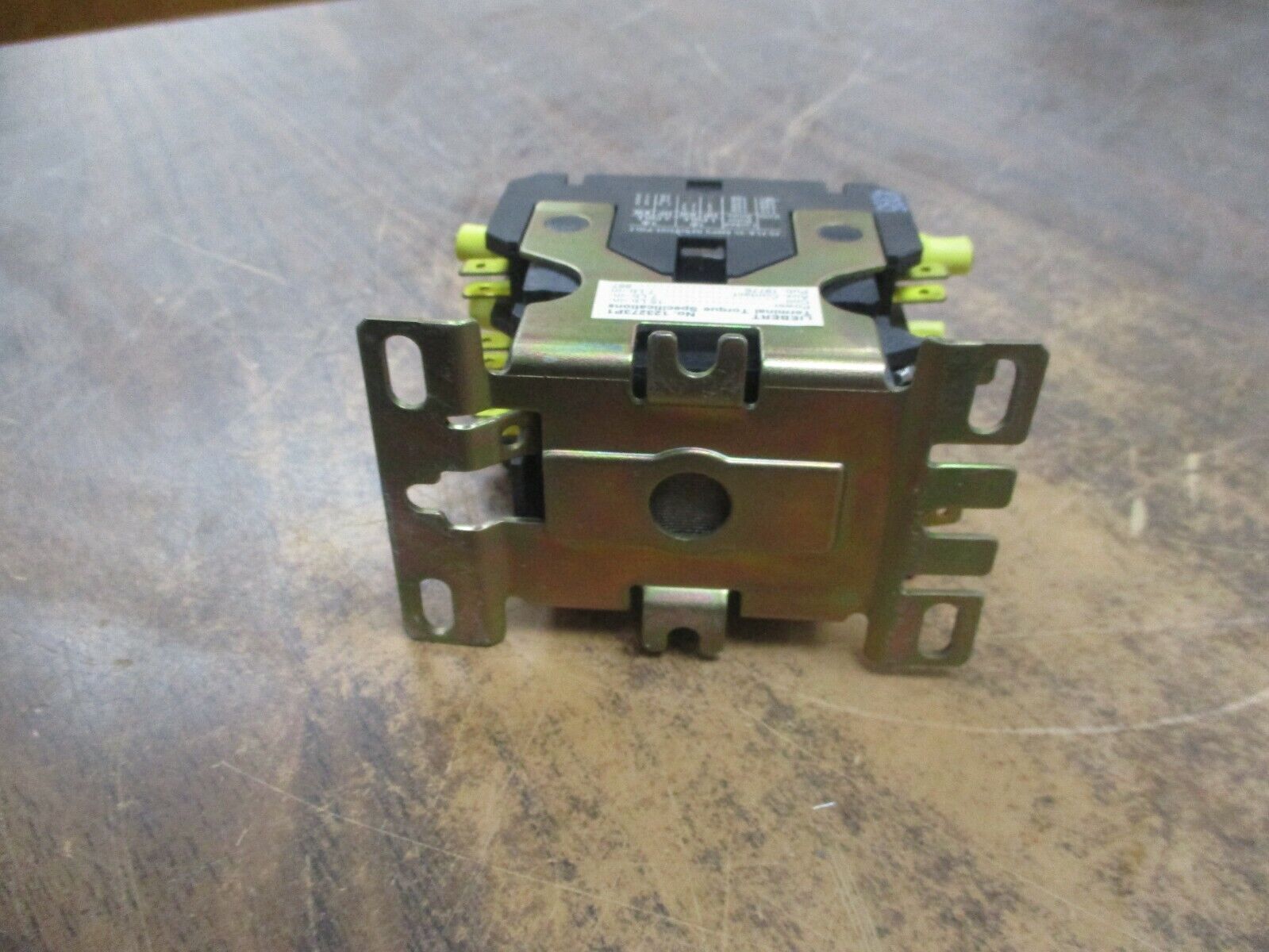 Cutler-Hammer Contactor C25DNB325 24V Coil 25A 575V Used