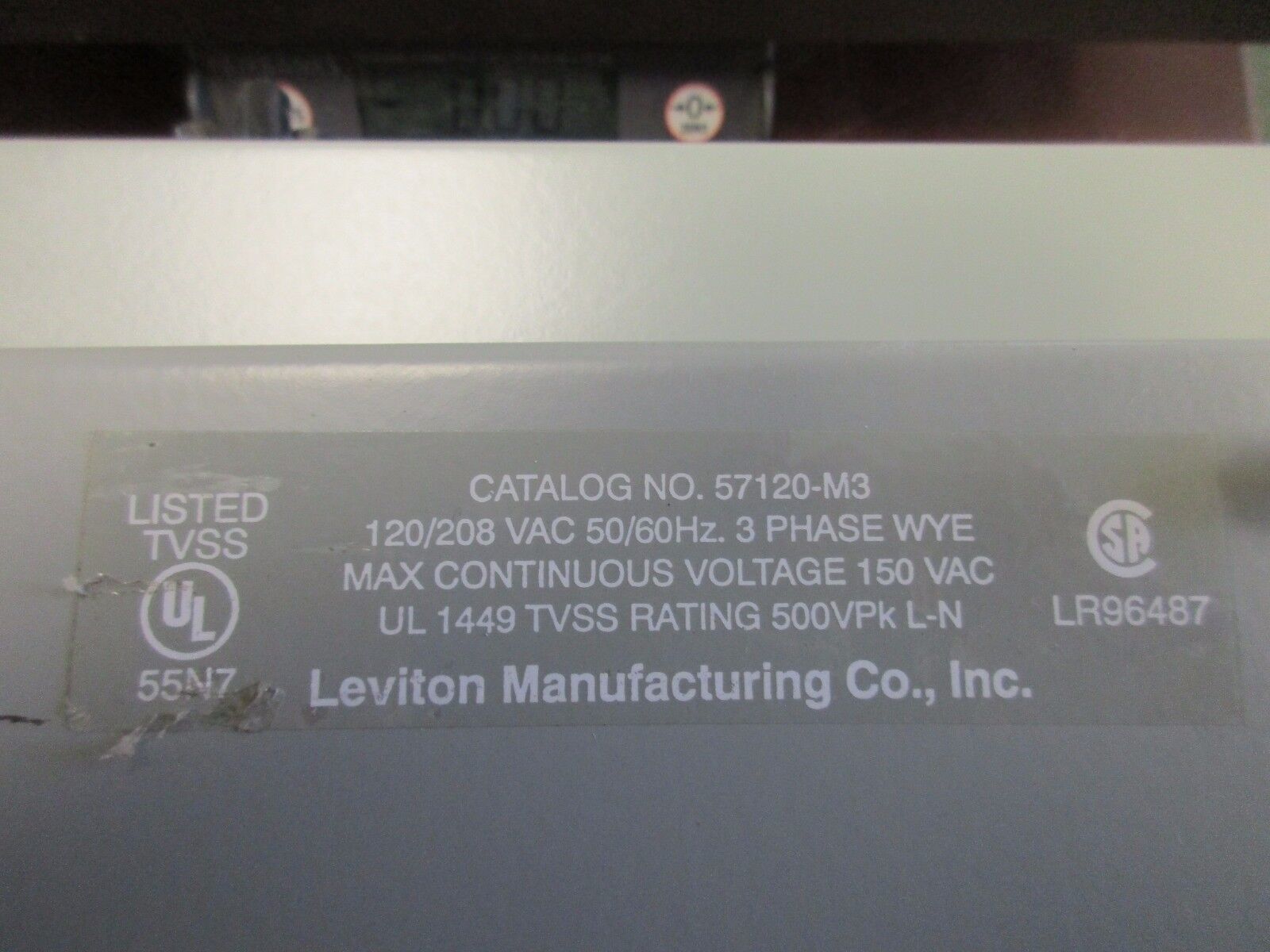 Leviton Surge Suppressor 57120-M3 120/208V 50/60Hz 3Ph Rating: 500VPk L-N Used