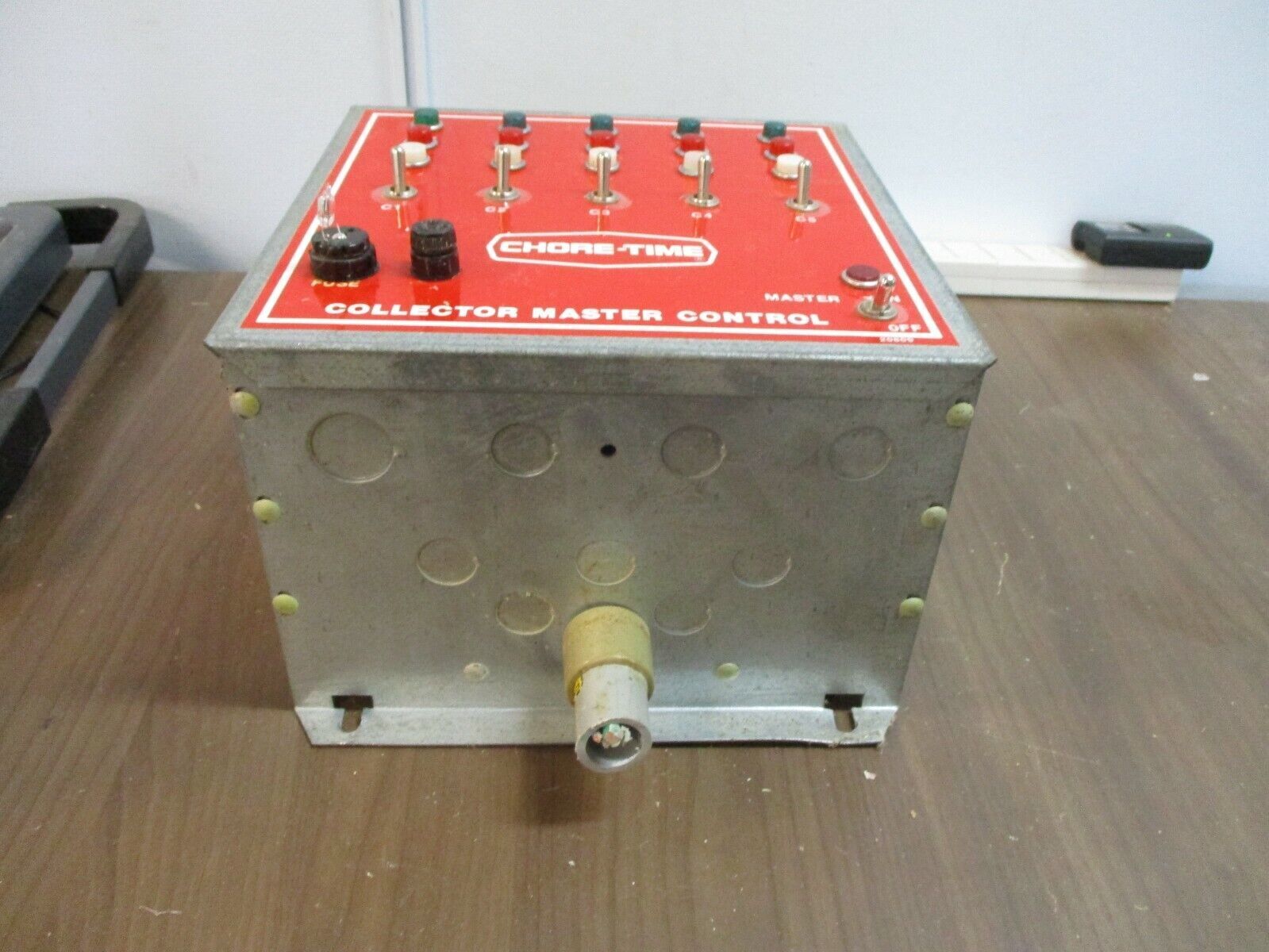 Chore-Time Collector Master Control 20809 *Missing Fuse Switch* Used