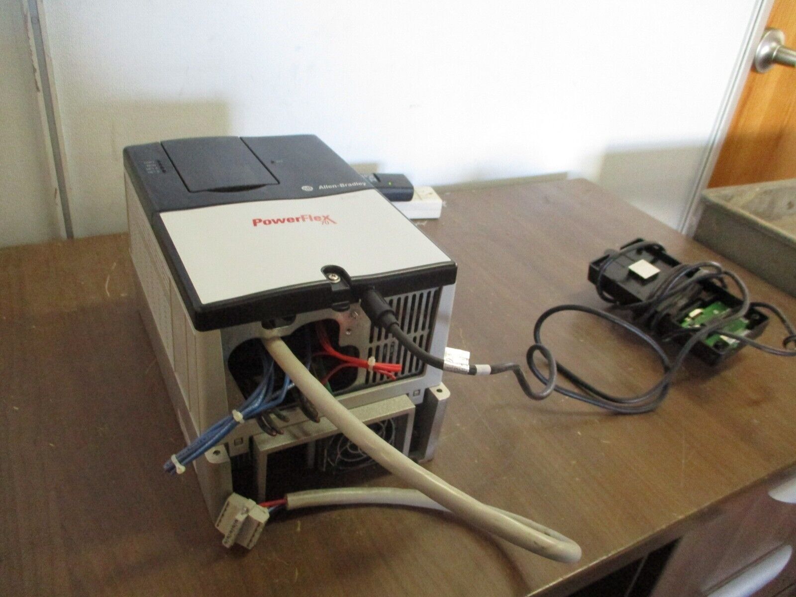 Allen-Bradley PowerFlex 70 AC Drive 20A D 011 A 0 AYNANC0 7.5HP 3Ph Used