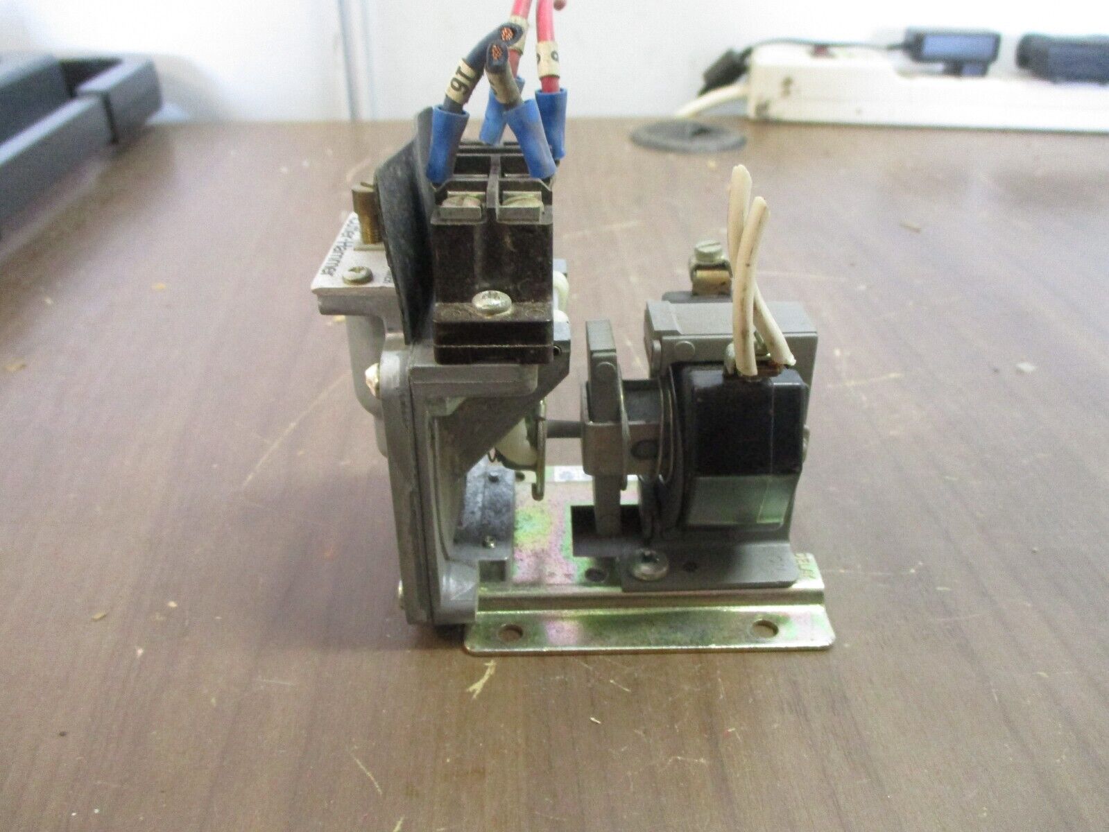 Cutler-Hammer Pneumatic Timer D80N 120V Coil Used