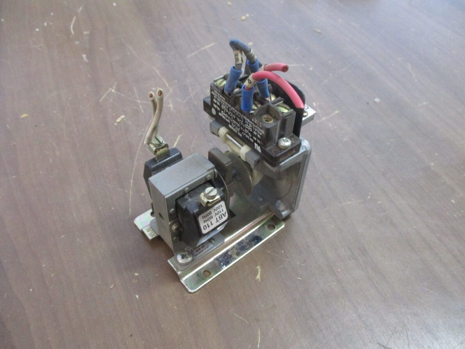Cutler-Hammer Pneumatic Timer D80N 120V Coil Used