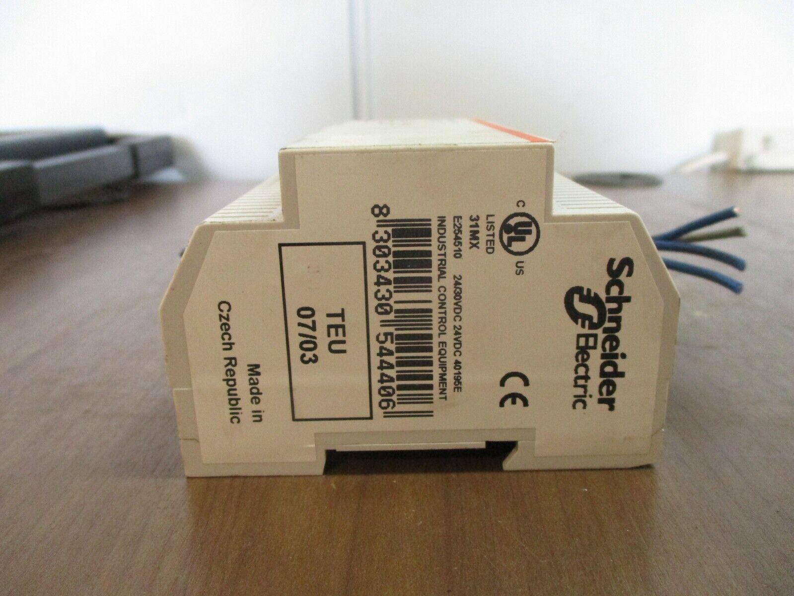 Merlin Gerin Power Supply 54440 Input: 24/30VDC 1.5/1.2A Output: 24VDC 1A Used