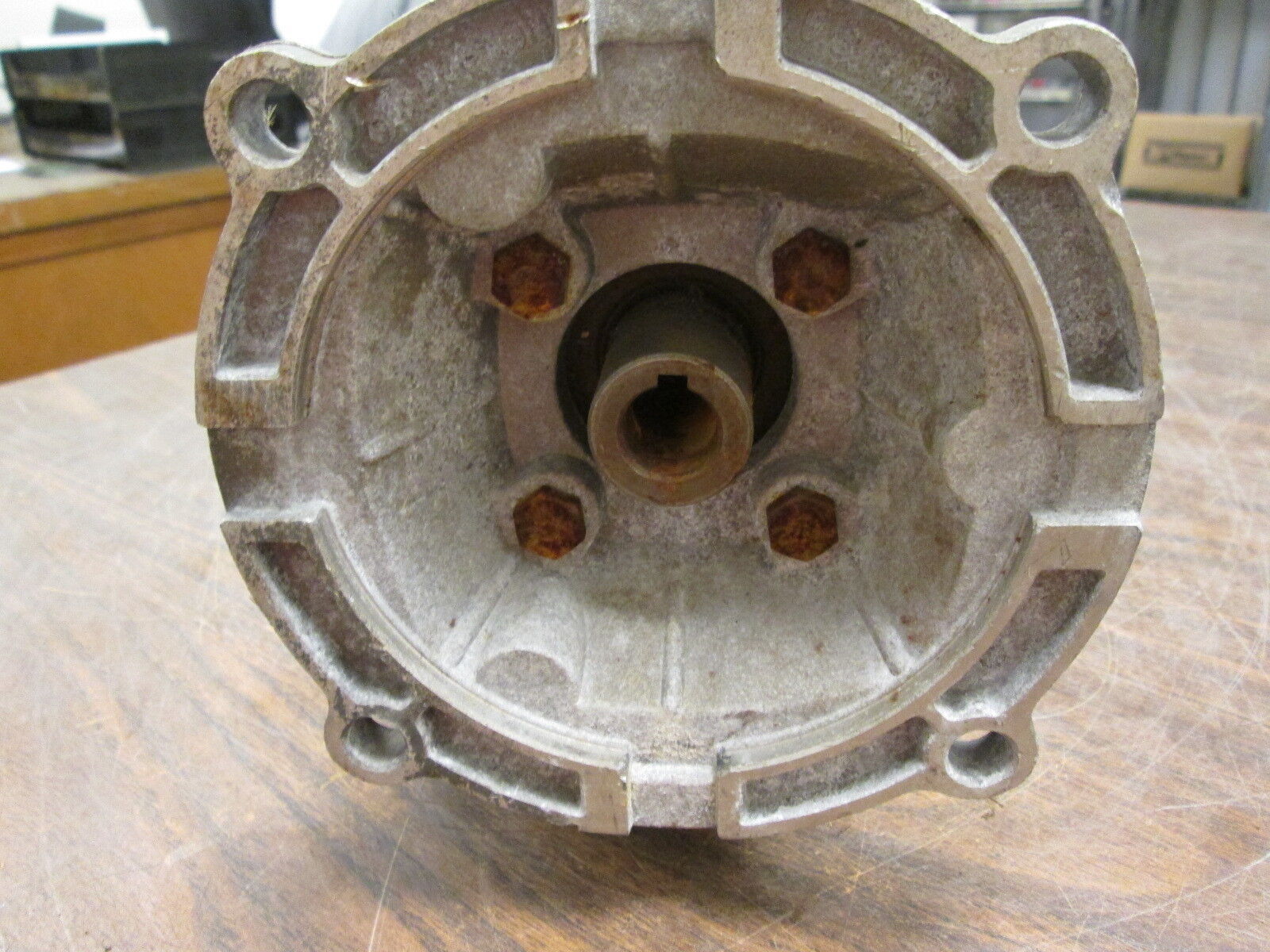 Boston Gear Reducer SF7185NBSJ Ratio 5:1 2.08HP In 337Lb/in Torque Out Used