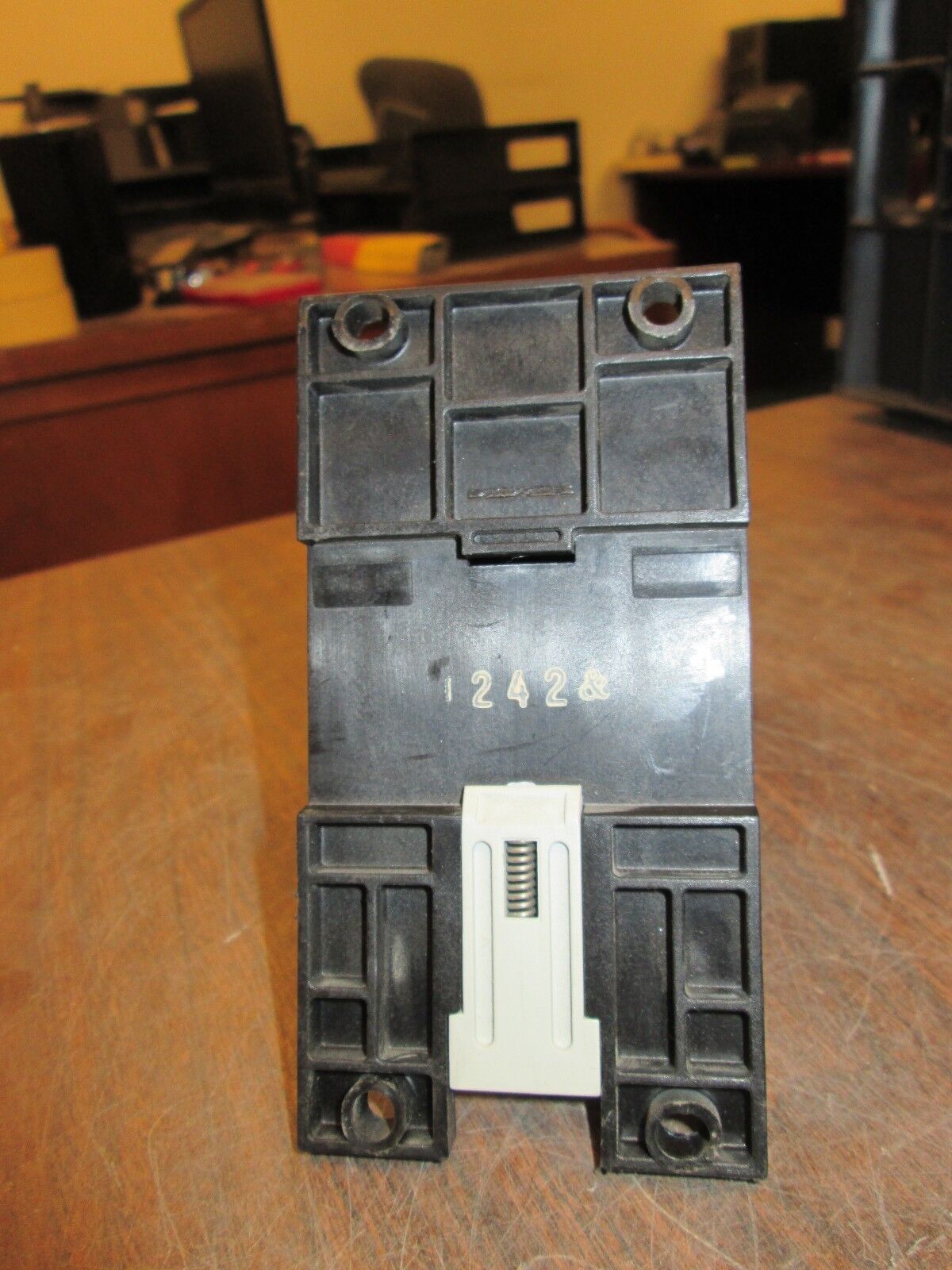 GE Overload Relay Base Adapter RT2XP 600V Used