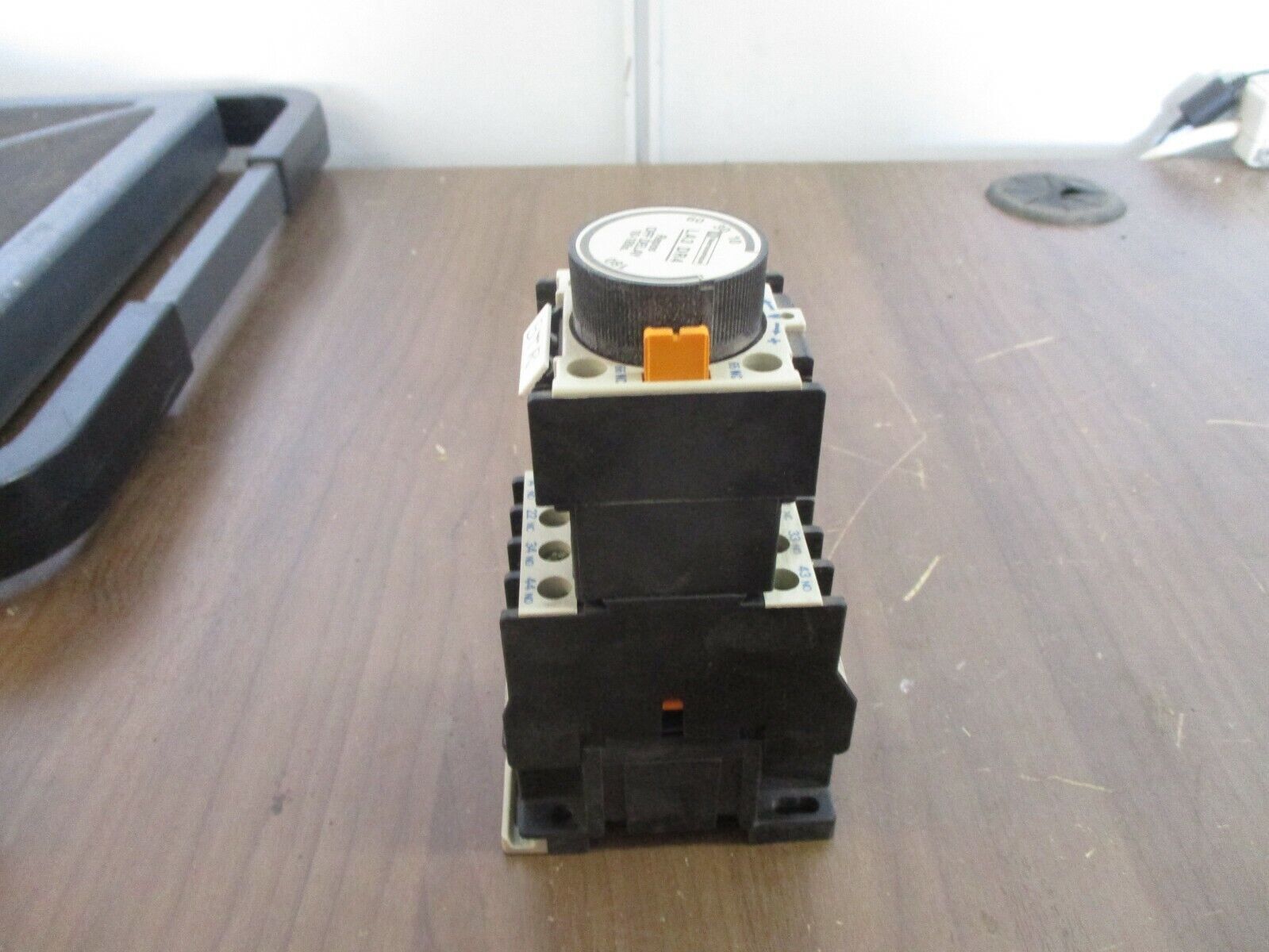 Telemecanique Time Delay Relay LA3 DR4 Off Delay: 10-180s 120V Coil 10A 600V