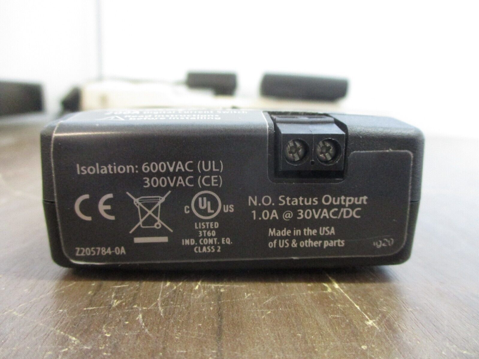 Veris Digital Current Switch Hawkeye 900 200A 600V Used