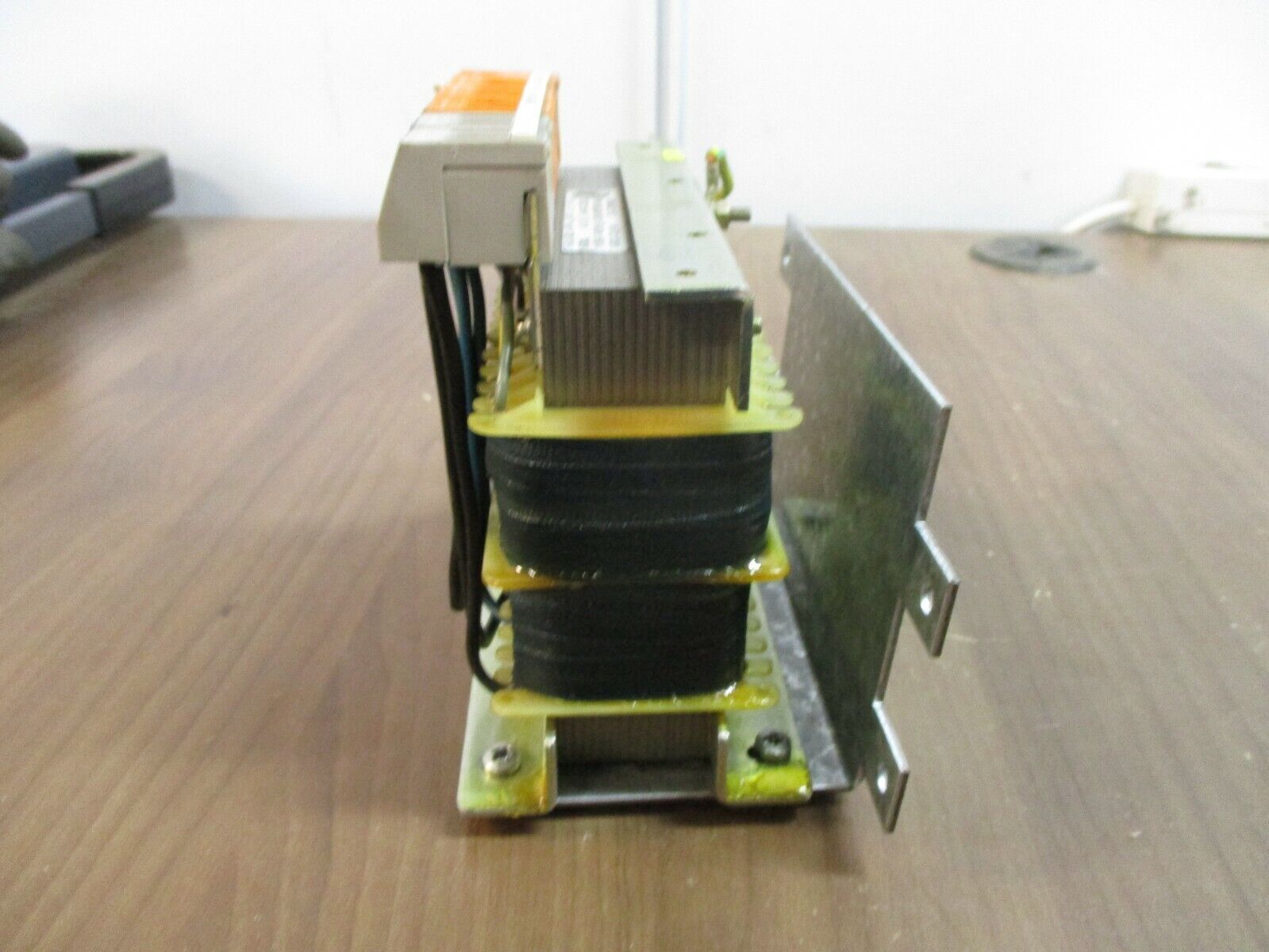 DIP Transformer 0048421152 130VA Pri: 600/400V 18V 3Ph 50-60Hz Used