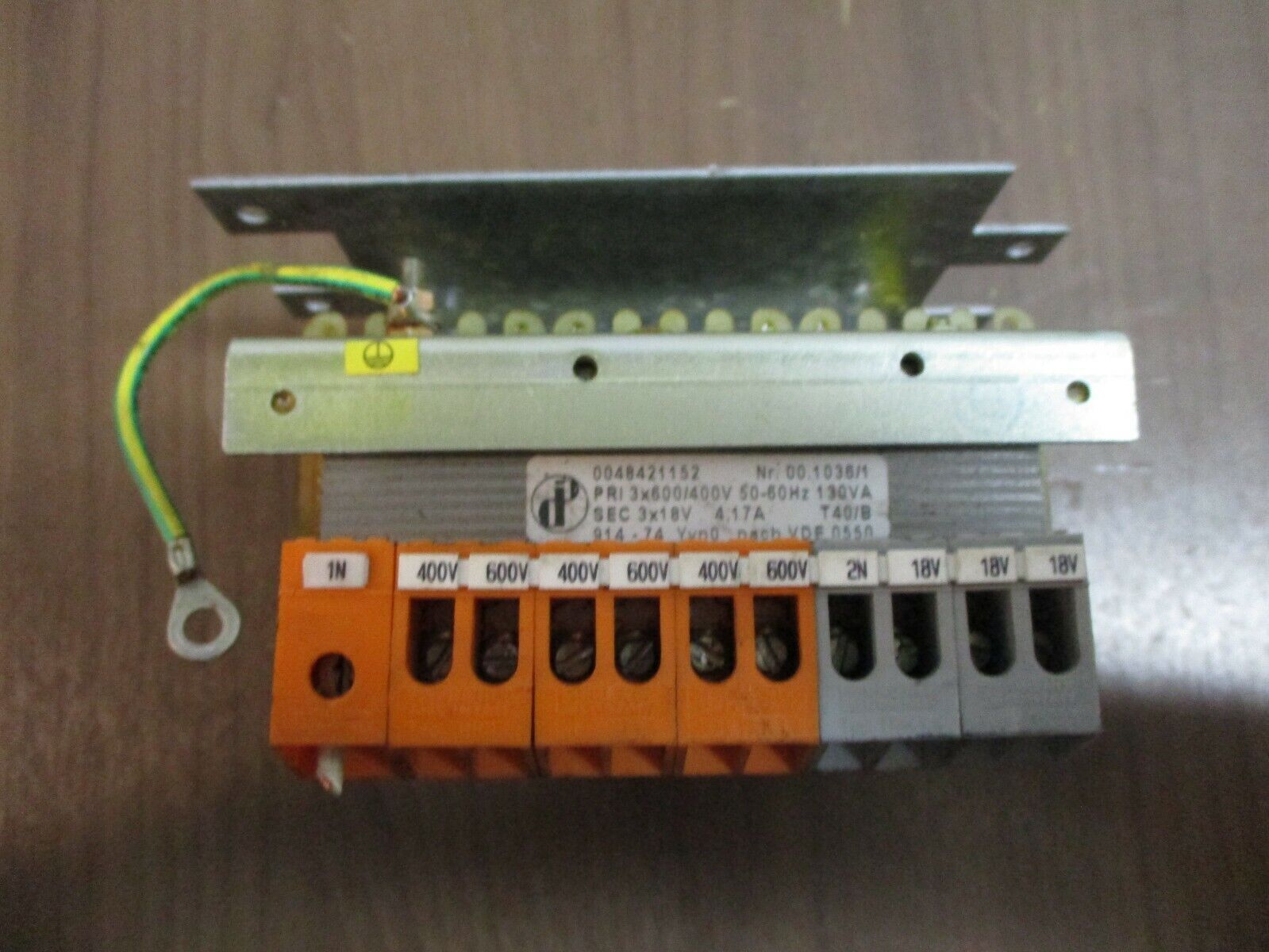 DIP Transformer 0048421152 130VA Pri: 600/400V 18V 3Ph 50-60Hz Used