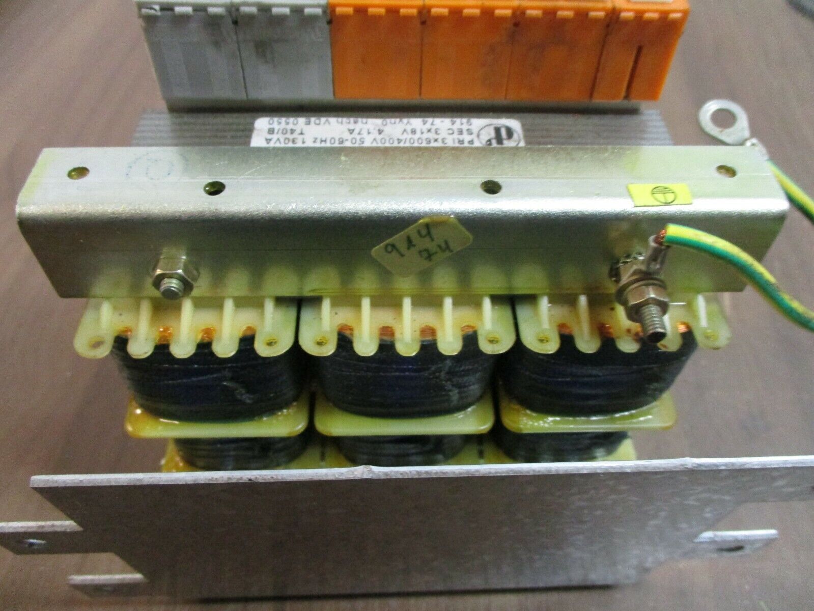 DIP Transformer 0048421152 130VA Pri: 600/400V 18V 3Ph 50-60Hz Used