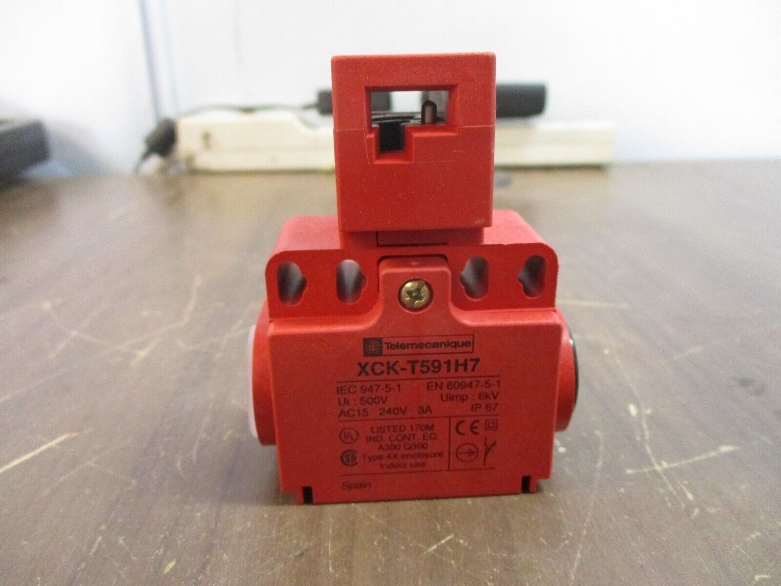 Telemecanique Limit Switch XCK T591H7 New Surplus