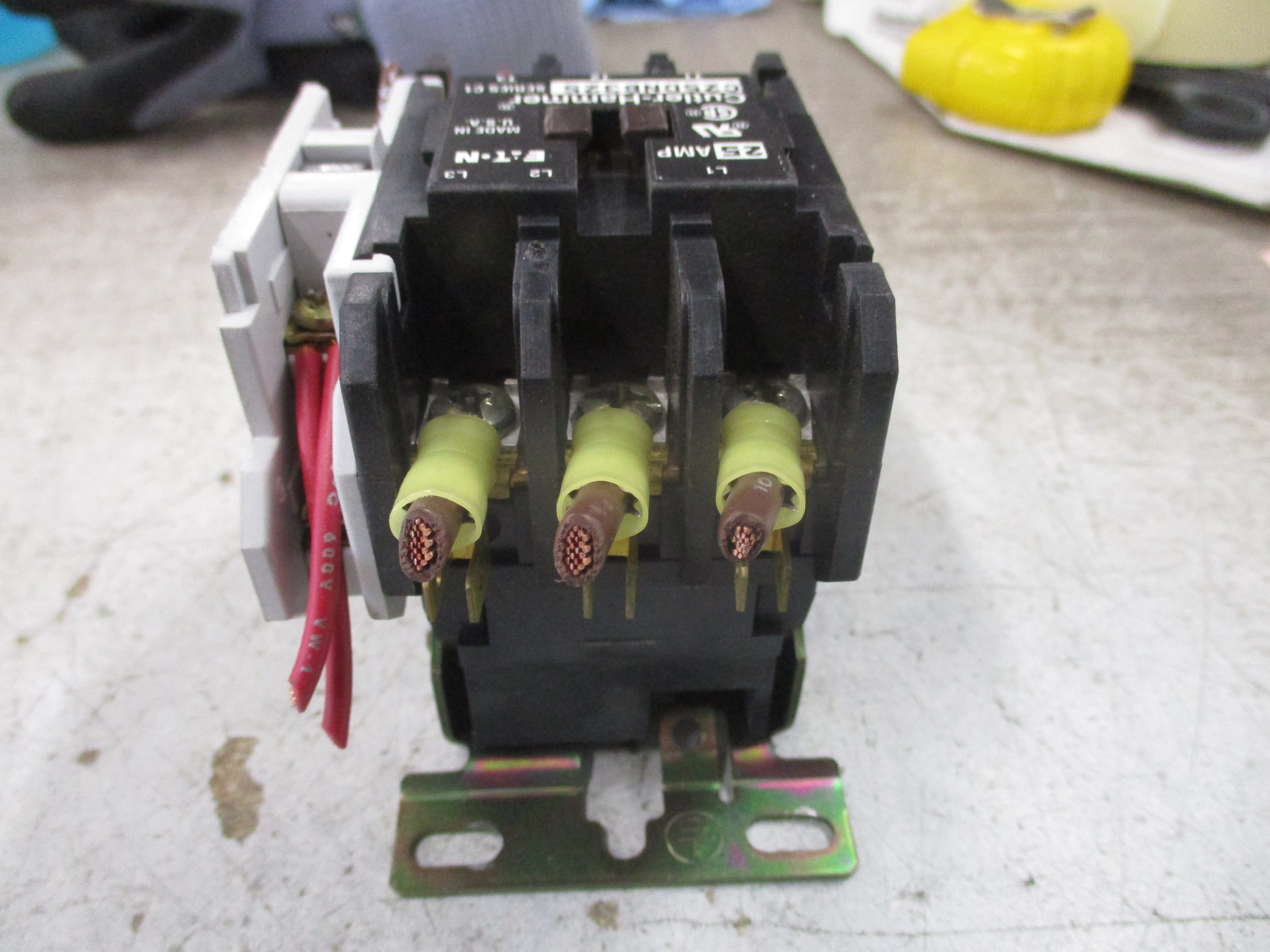 Cutler-Hammer Contactor C25DNB325 24V Coil 25A 575V w/Aux Contact Used