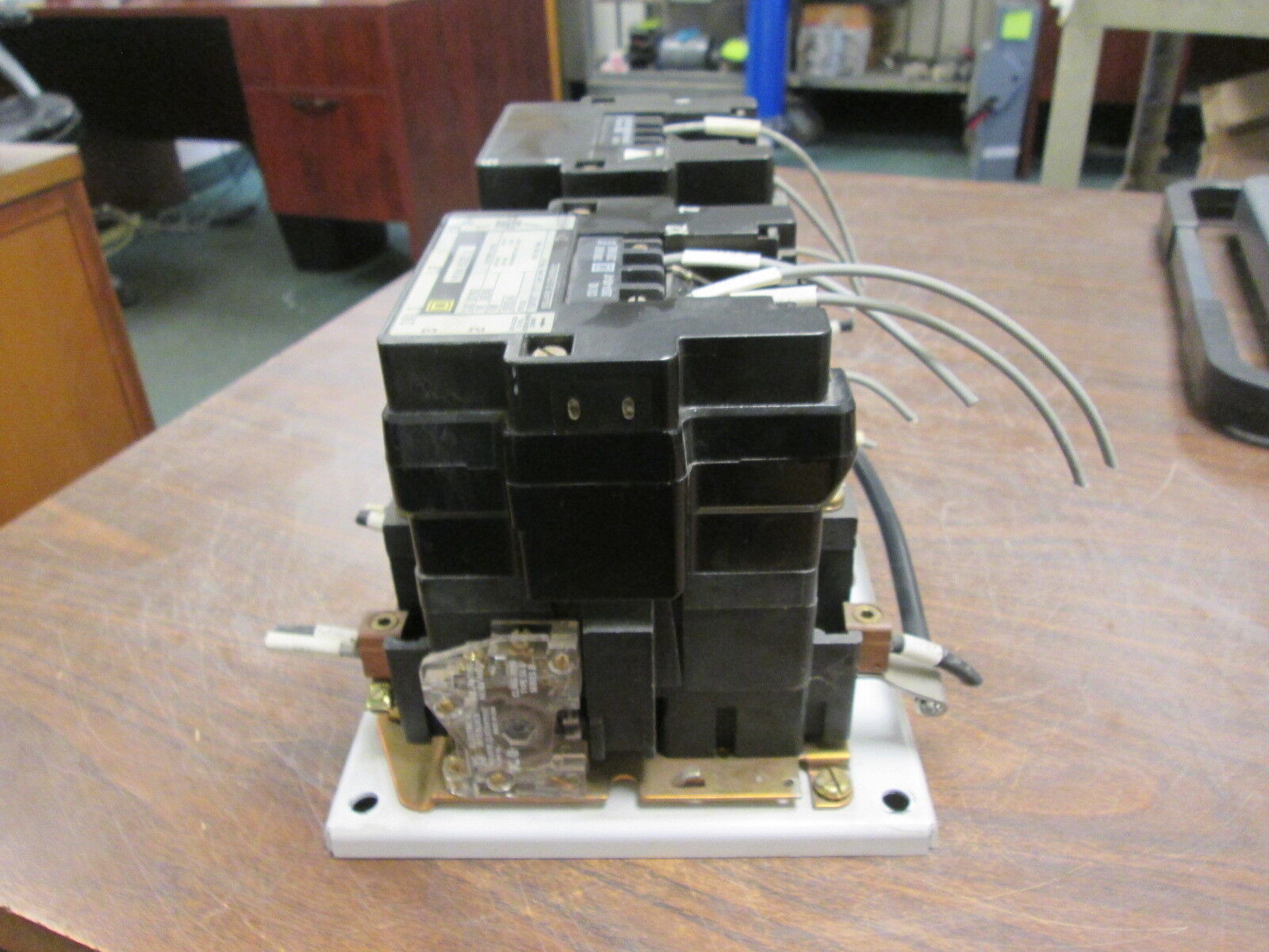 Square D Size 3 Reversing Contactor 9702 SE02 240V Coil 600V Used