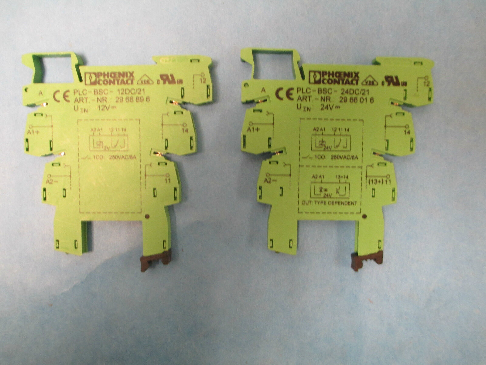 Phoenix Contact Terminal Block PLC-BSC-12DC/21 *Set Of 2* New Surplus
