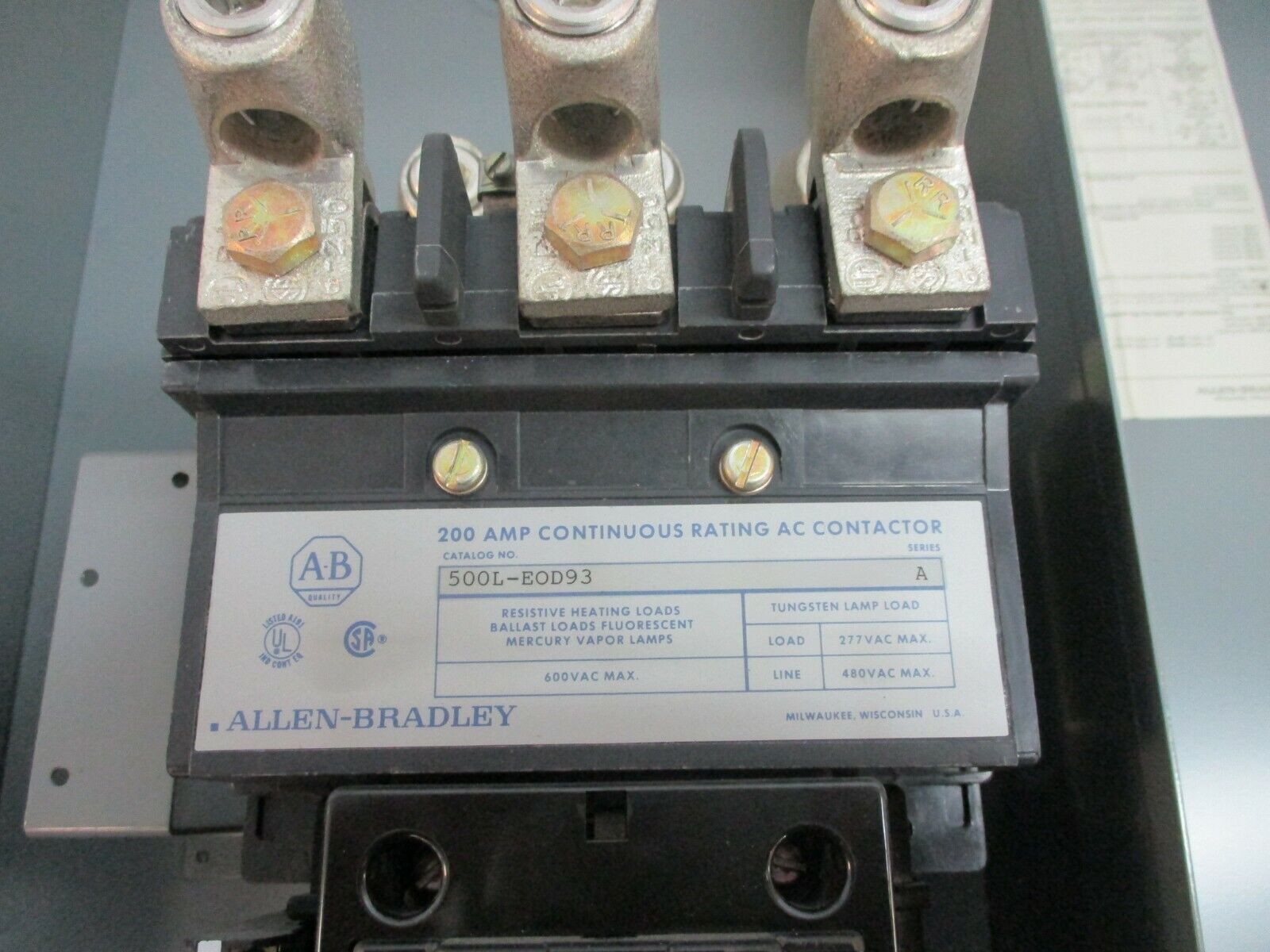 Enclosed Lighting Contactor 500L-EAD93 Ser.B 115-120V Coil 200A 600V Used