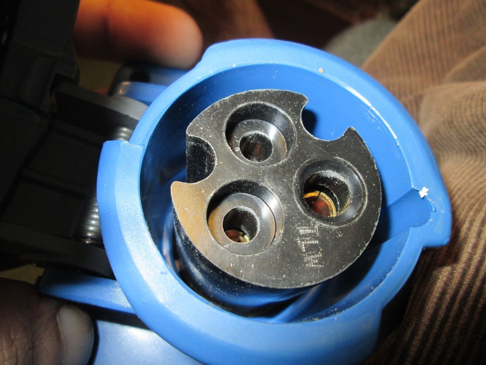 Hubbell Receptacle 316R6W 16A 240VAC 2P 3W Watertight Used