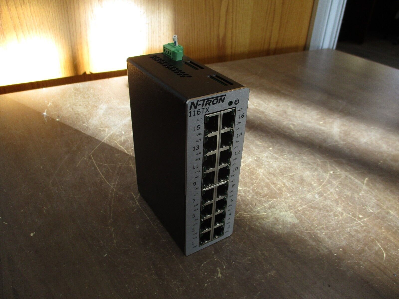 N-Tron Industrial Ethernet Switch 116TX 16-Port 10-49VDC 300mA Used