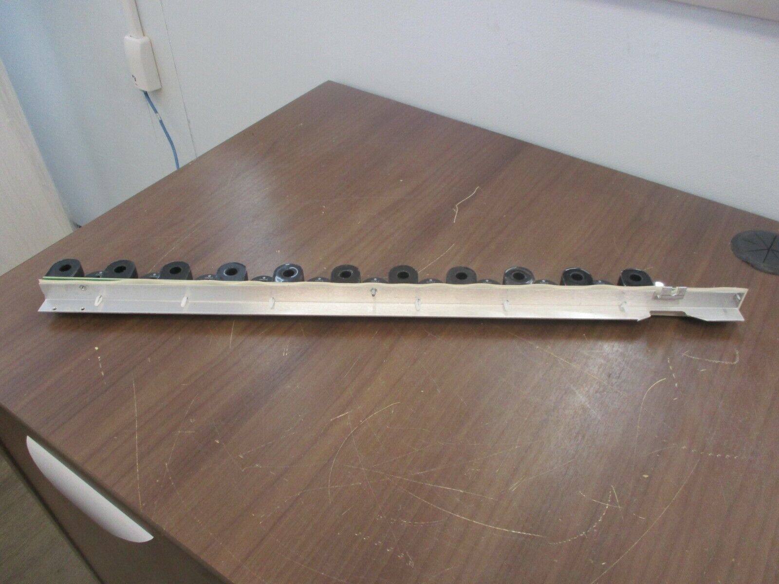 Veris Panel 1B CT Strip E30C184 100A 50/60Hz Used