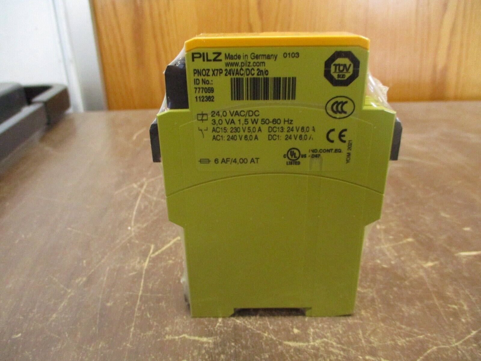 Pilz Safety Relay 777059 PNOZ X7P 24VAC/DC 2n/o *No Box* New Surplus