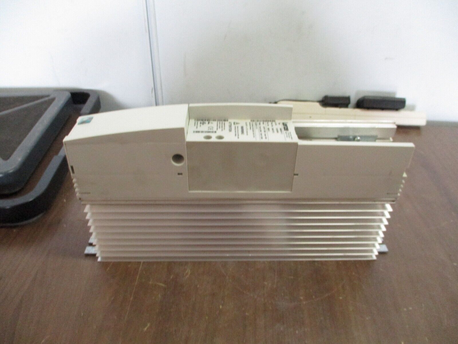 Lenze Braking Module EMB9351-E *Missing Terminal Cover* Used