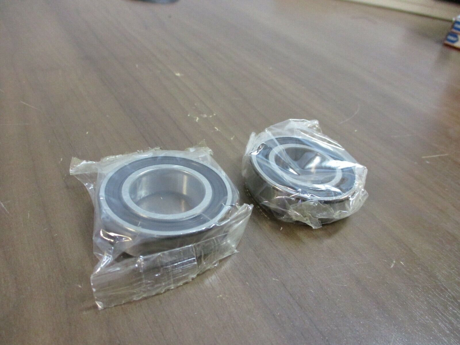 SKF Ball Bearing 6005 2RSJEM *Lot of 2* New Surplus