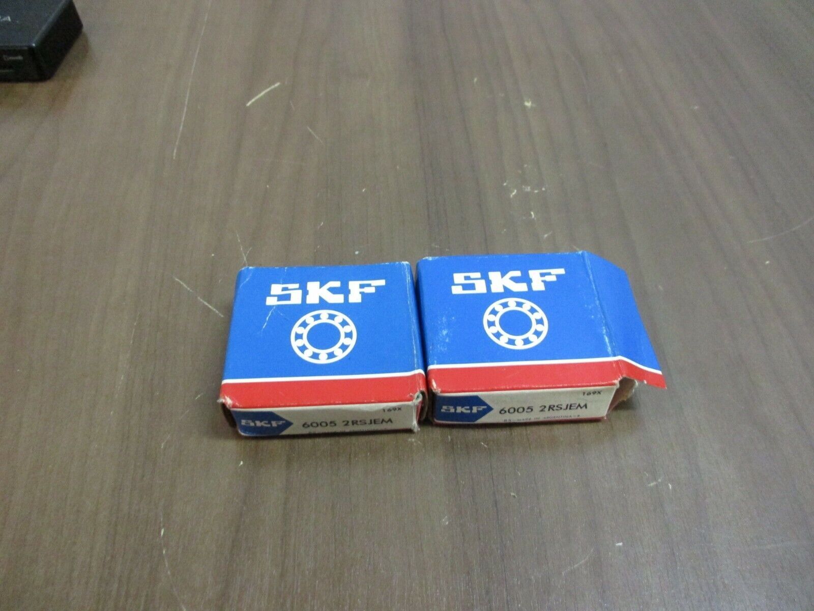 SKF Ball Bearing 6005 2RSJEM *Lot of 2* New Surplus