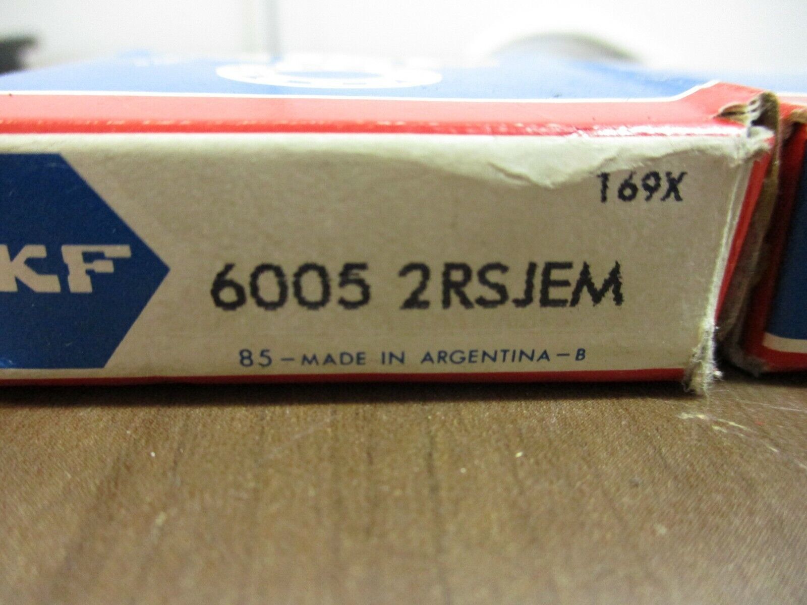 SKF Ball Bearing 6005 2RSJEM *Lot of 2* New Surplus