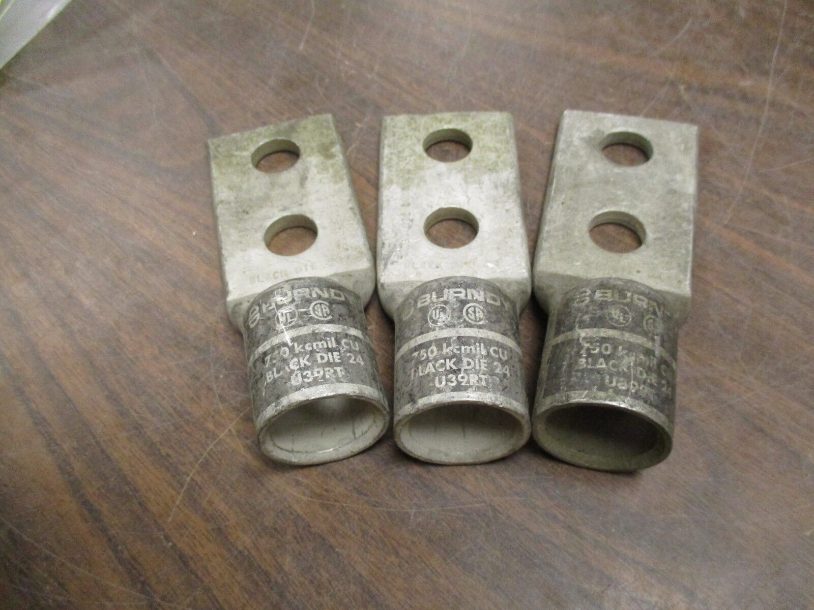 Burndy Crimp Lug YA39L-2TC58 750KCMIL *Lot of 3* New Surplus