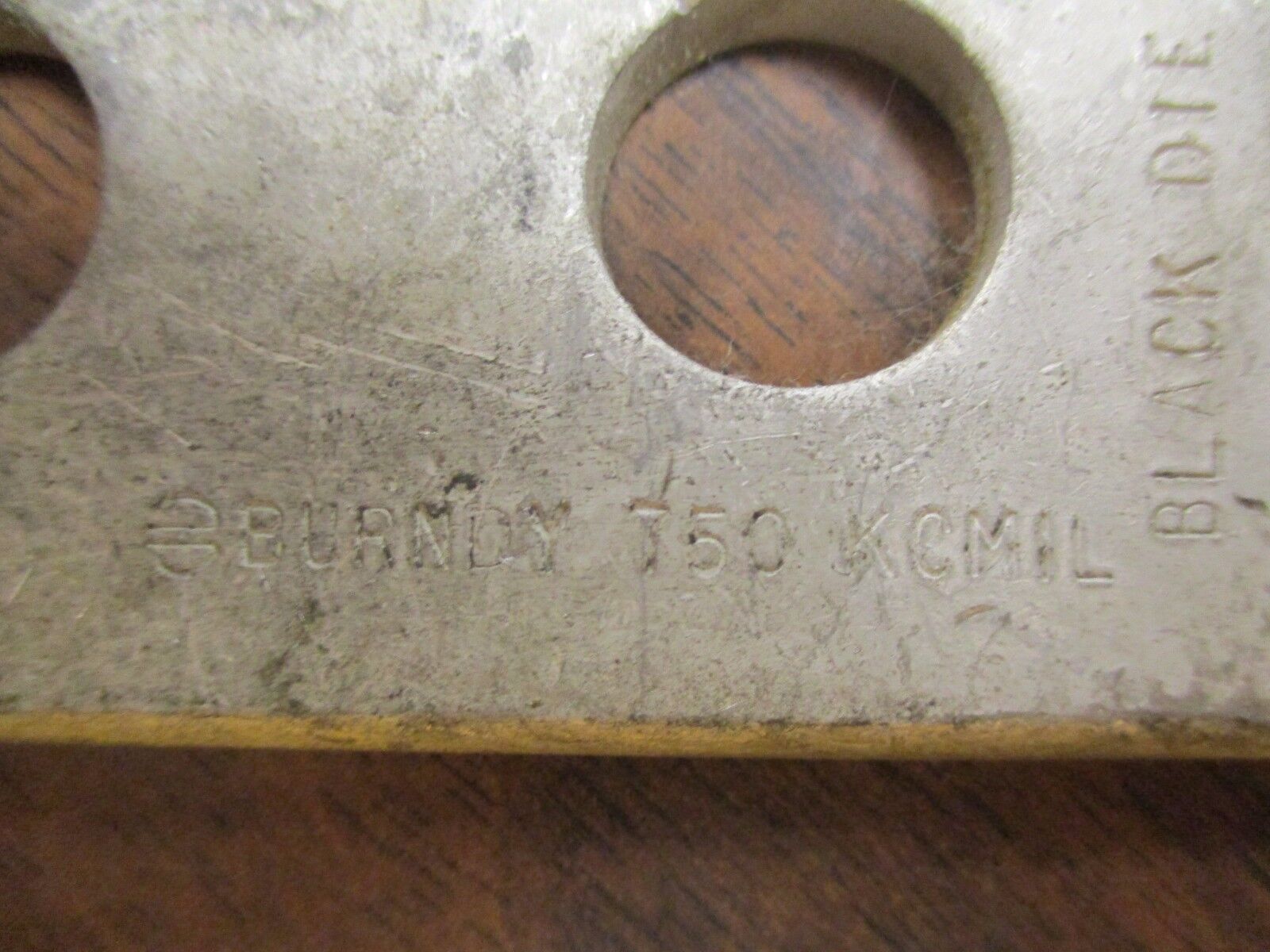 Burndy Crimp Lug YA39L-2TC58 750KCMIL *Lot of 3* New Surplus