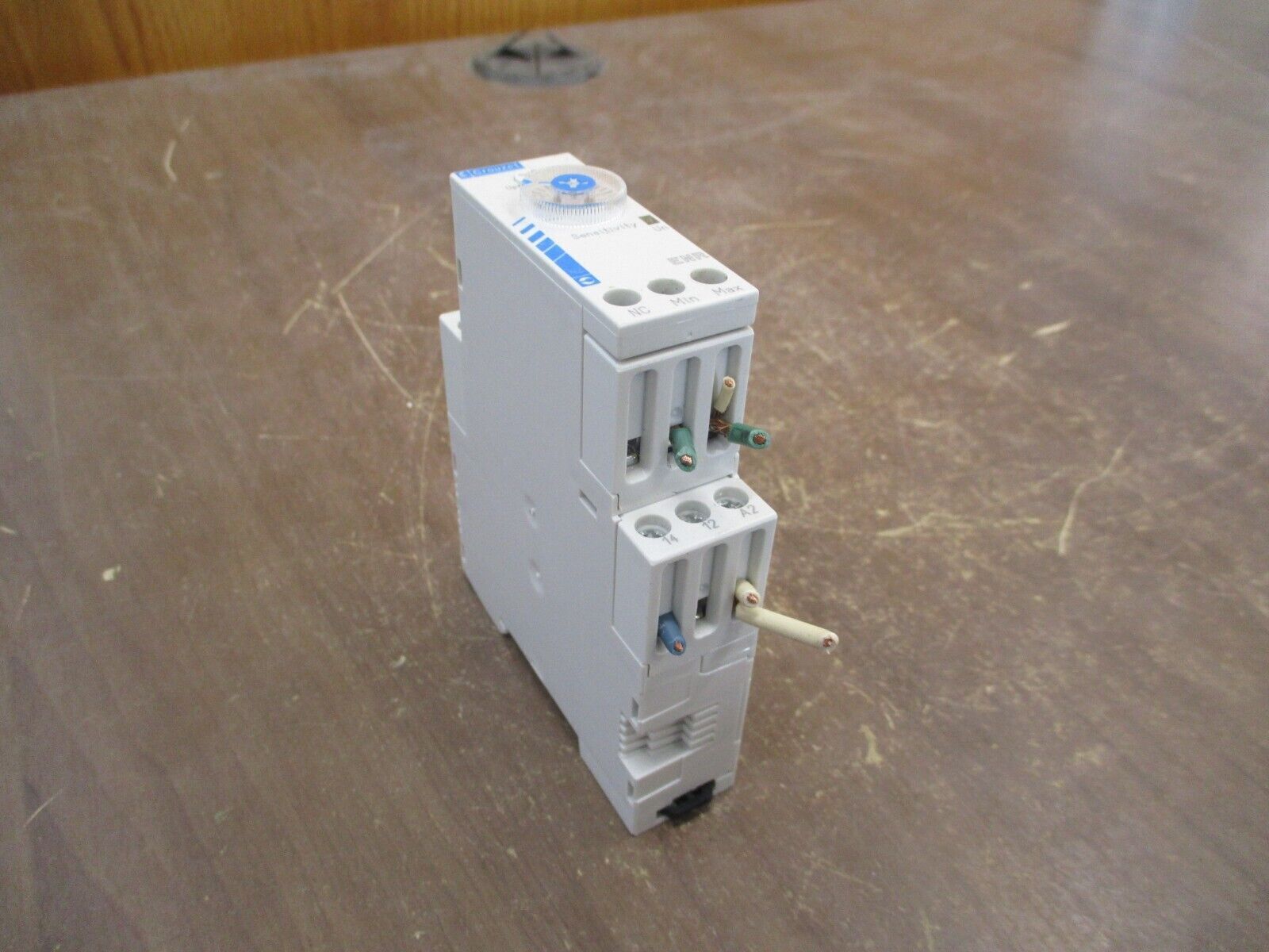 Crouzet Liquid Level Relay 84 870 203 Sensitivity: 5-100k Ohms Used