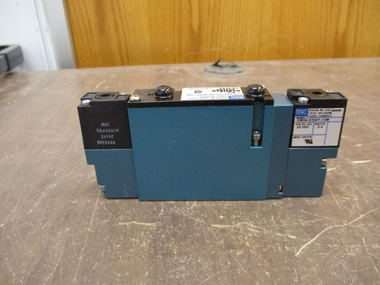 MAC Solenoid Valve 92B-BAF-000-DM-DDAP-1DM New Surplus