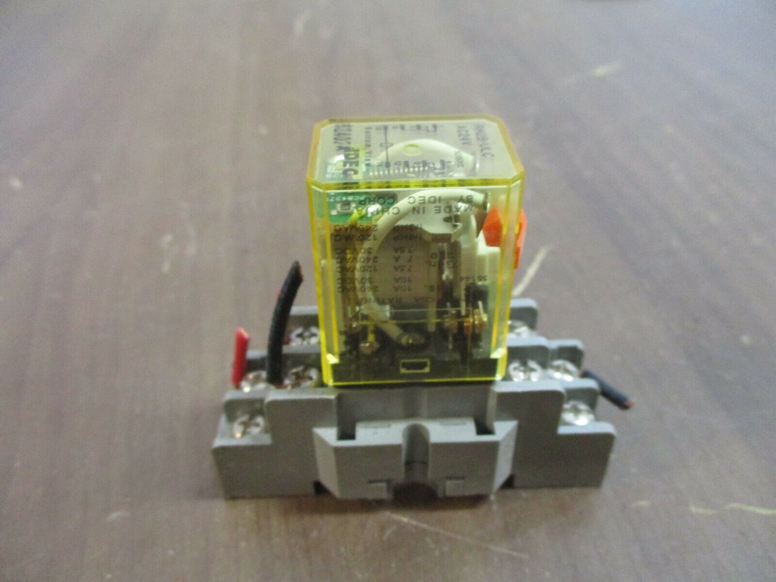 Idec Relay RH2B-ULC 24VAC *Lot of 4* Used