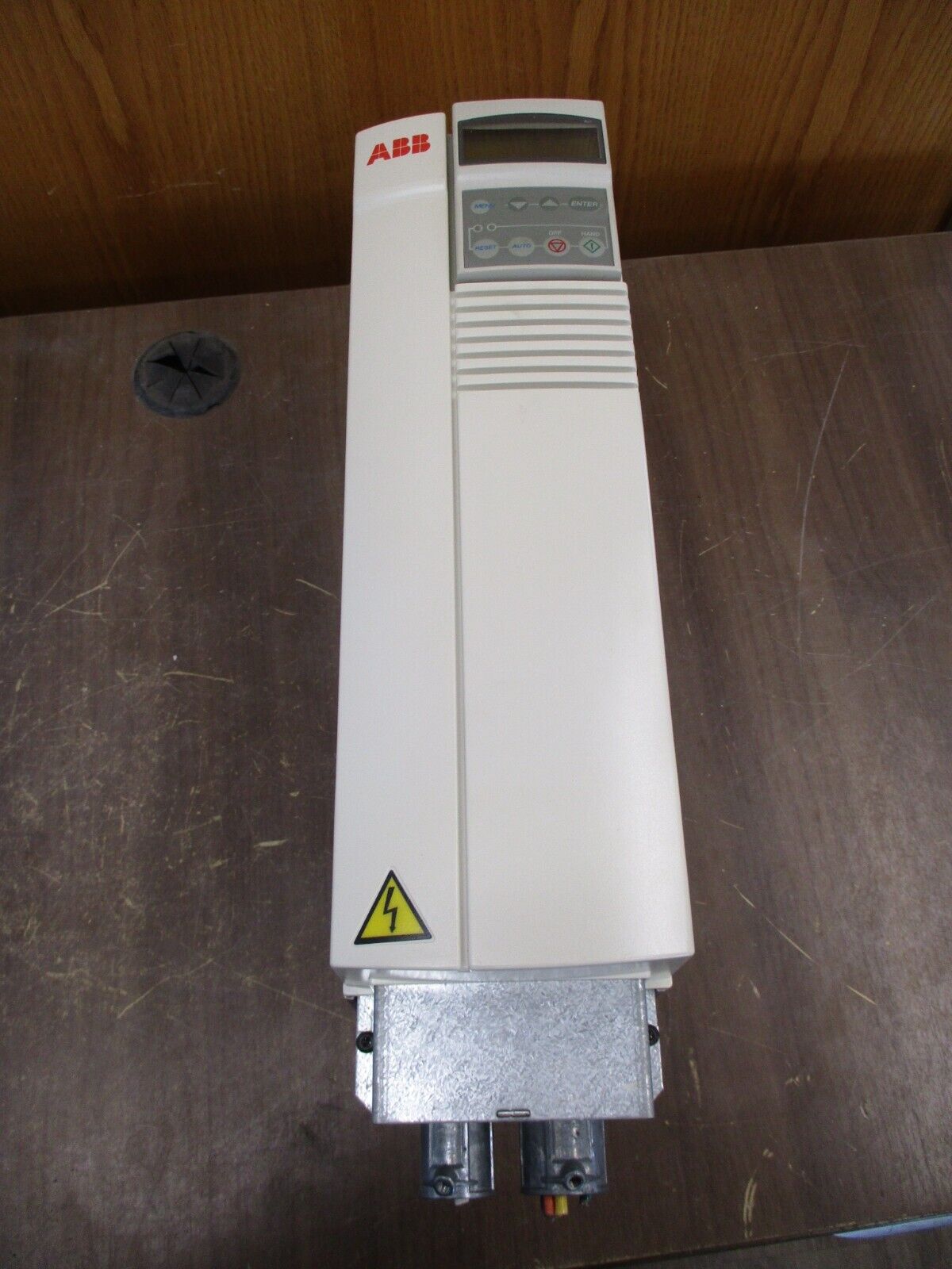 ABB ACH401 AC Drive ACH401600932 10HP 3Ph w/ Keypad *Broken Cover Mount* Used