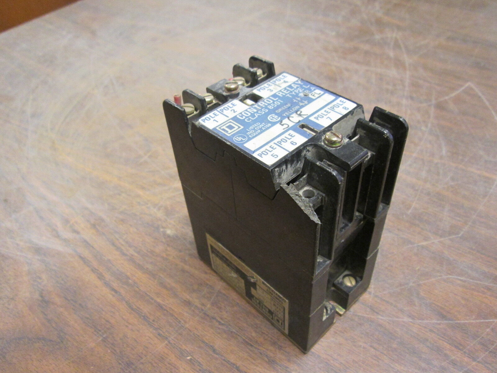 Square D Control Relay 8501 L0-40 120V Coil 8P *Chipped Insulator* Used