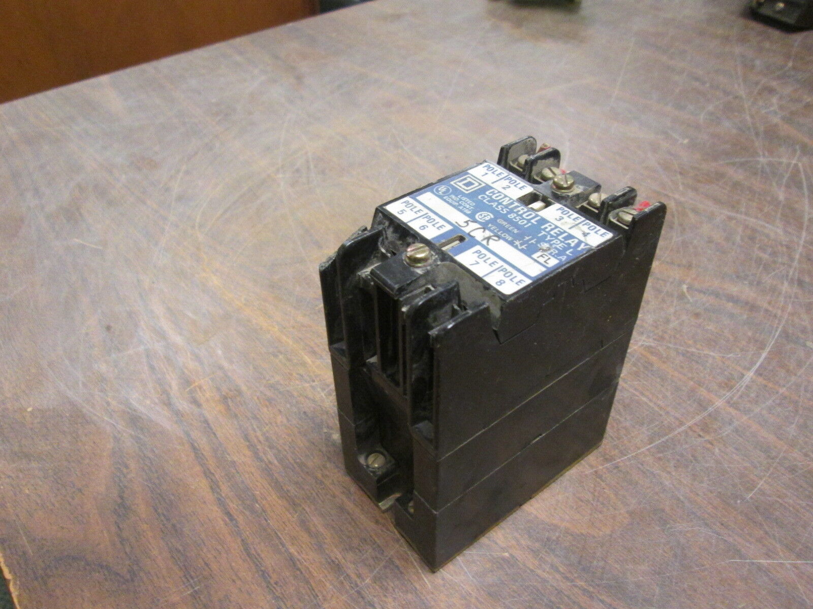 Square D Control Relay 8501 L0-40 120V Coil 8P *Chipped Insulator* Used