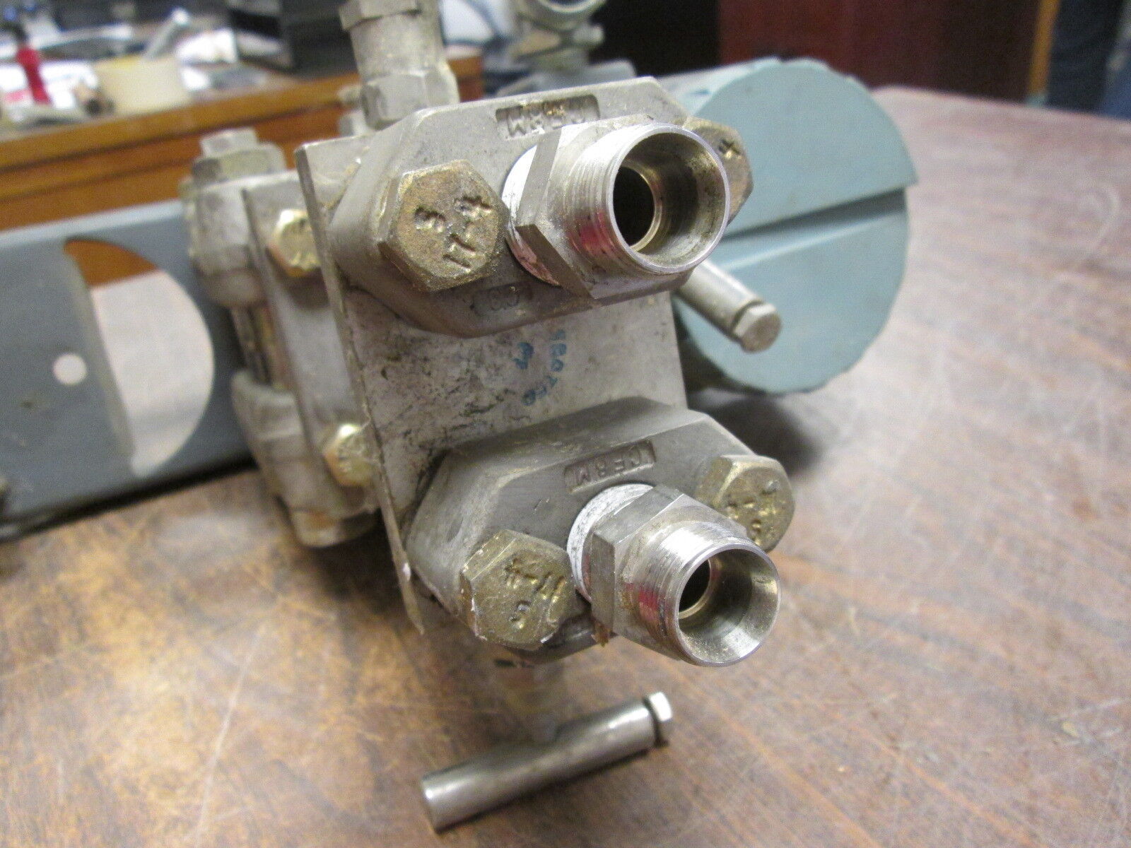 Foxboro Intelligent Transmitter 823DP-D3S1NH2-M 12.5-42VDC 3000PSI MWP Used