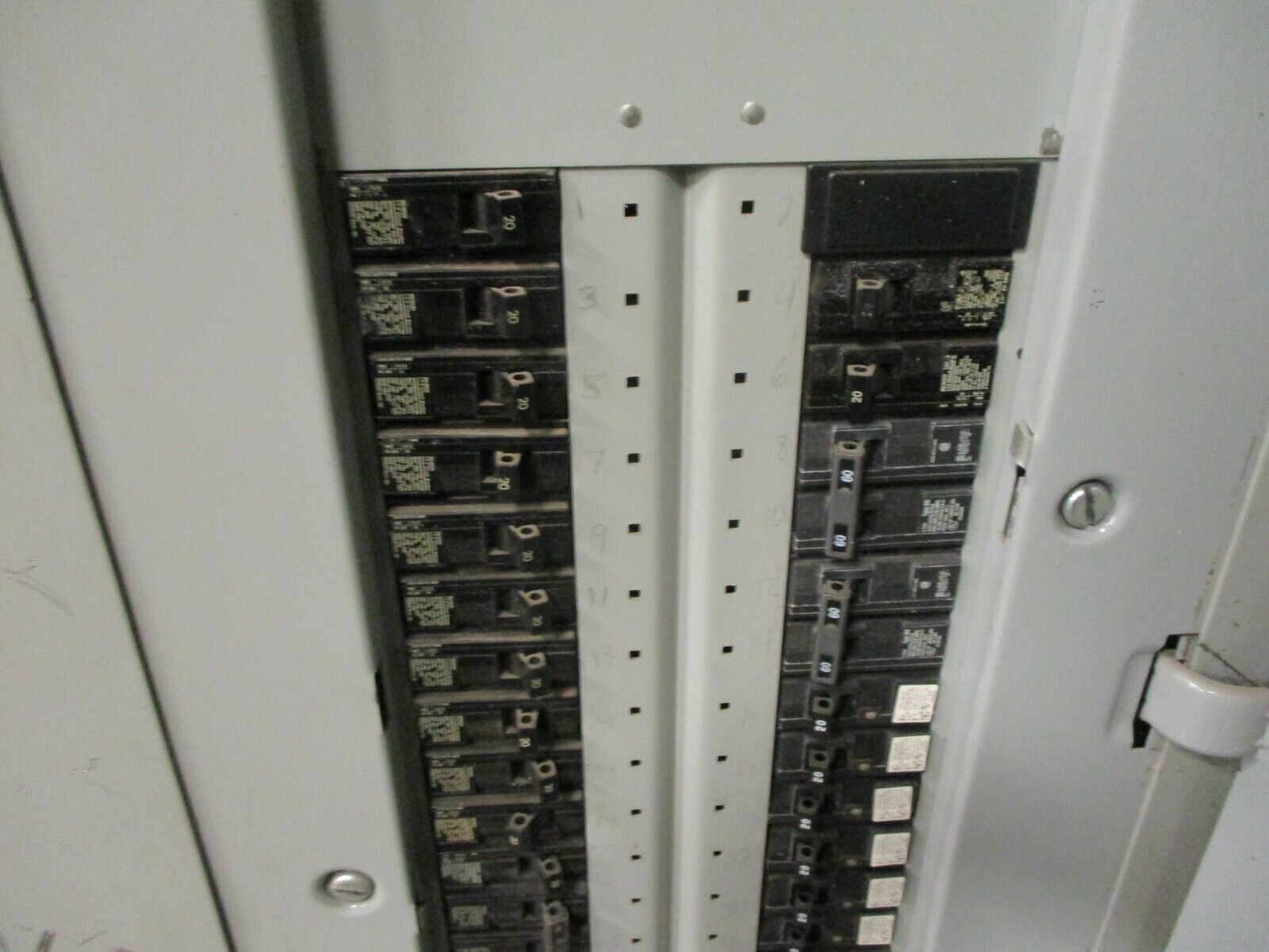 ITE Main Breaker Circuit Breaker Panel UBA42-24B 225A Max 208Y/120 3Ph