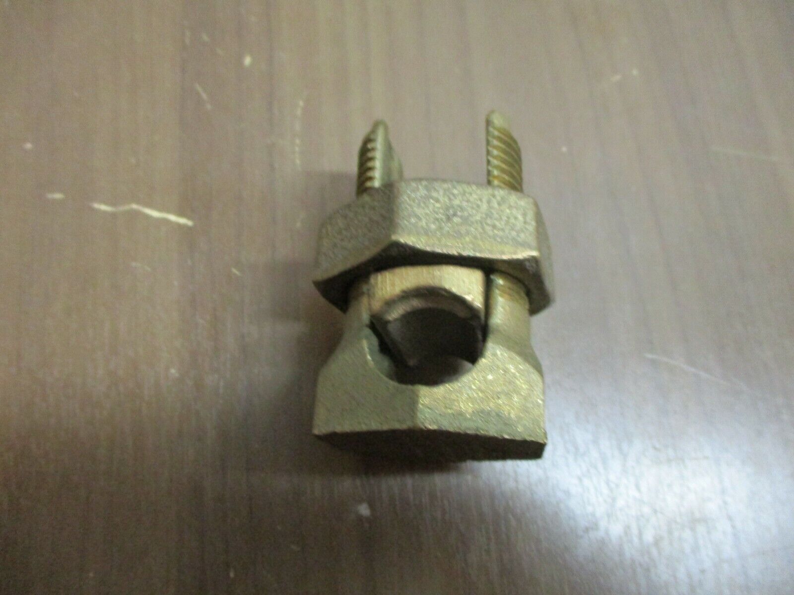 Ilsco Copper Split Bolt IK-350 2000V Equal Run/Tap: 350KCMIL-4/0STR New Surplus