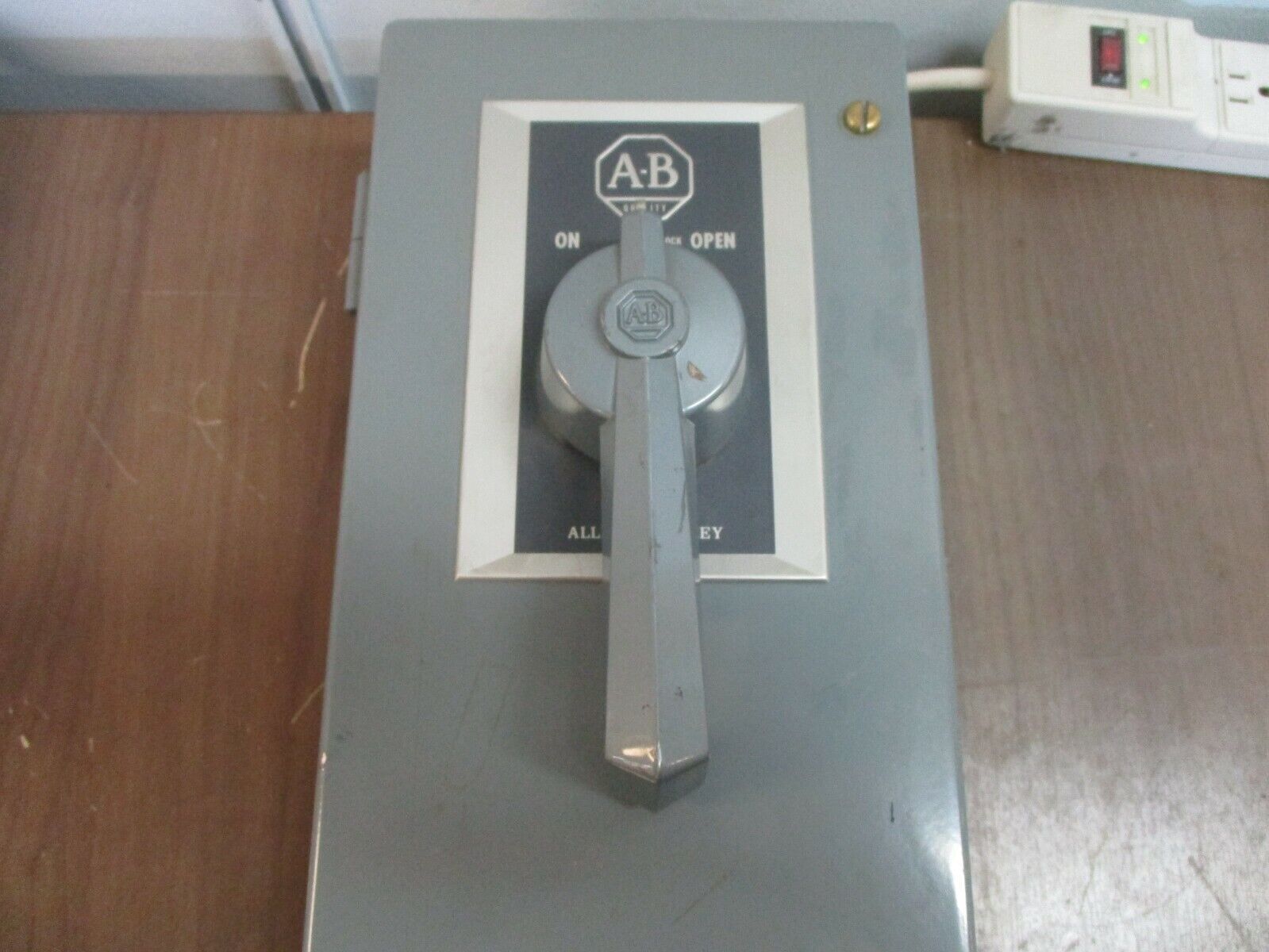 Allen-Bradley Fusible Size 0 Combination 885229 Ser. K 480V Coil Used