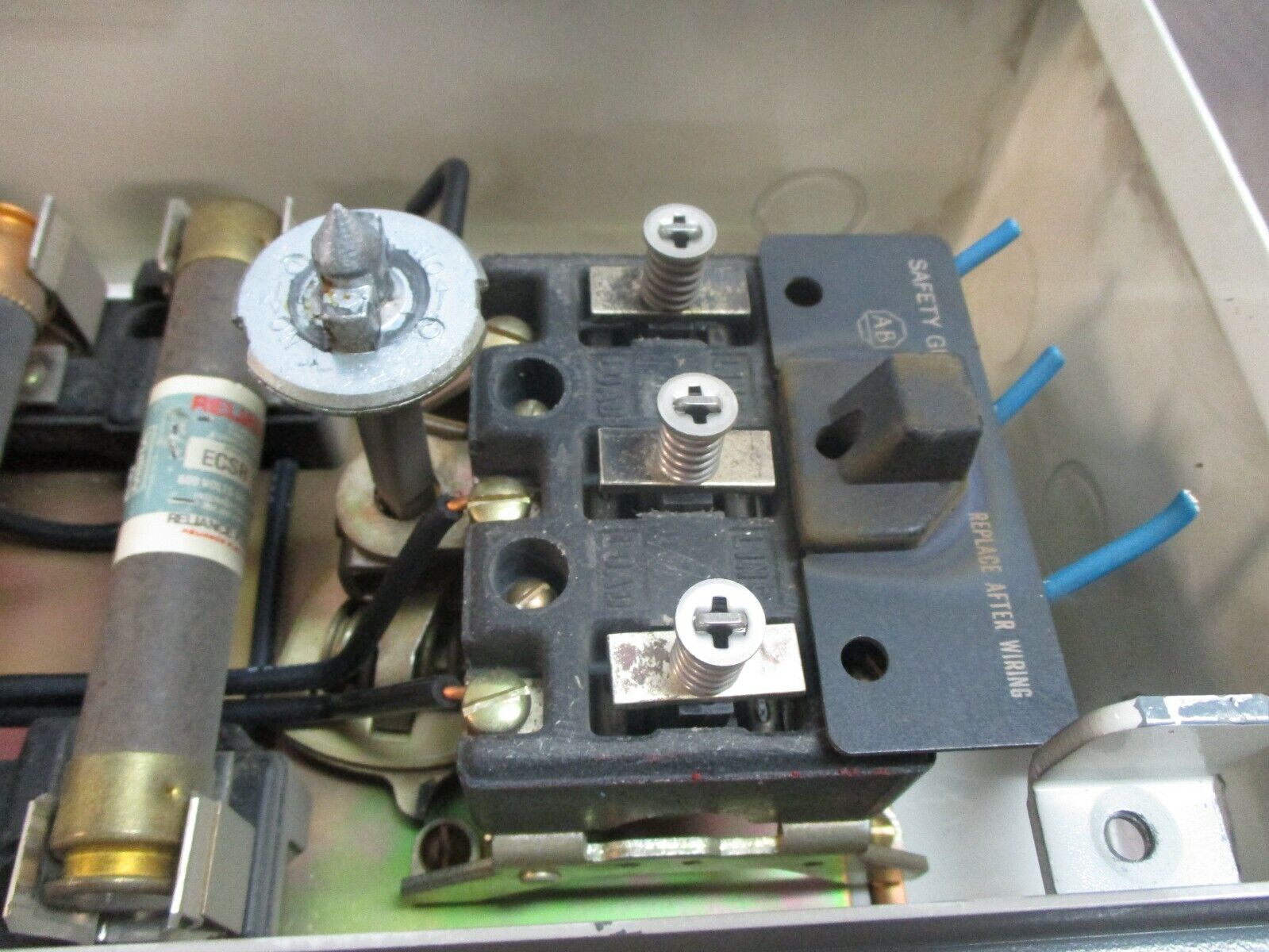 Allen-Bradley Fusible Size 0 Combination 885229 Ser. K 480V Coil Used