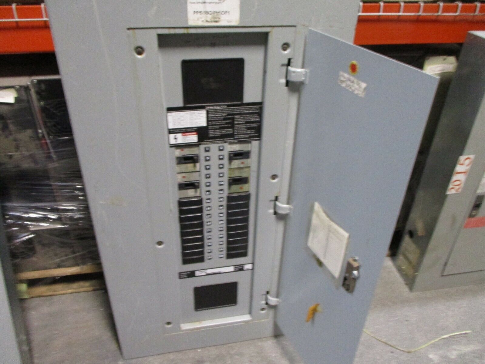 Siemens Main Lug Breaker Panel SEF30ML250CTS 250A Max 240V 3P 3W 30-Slot Used