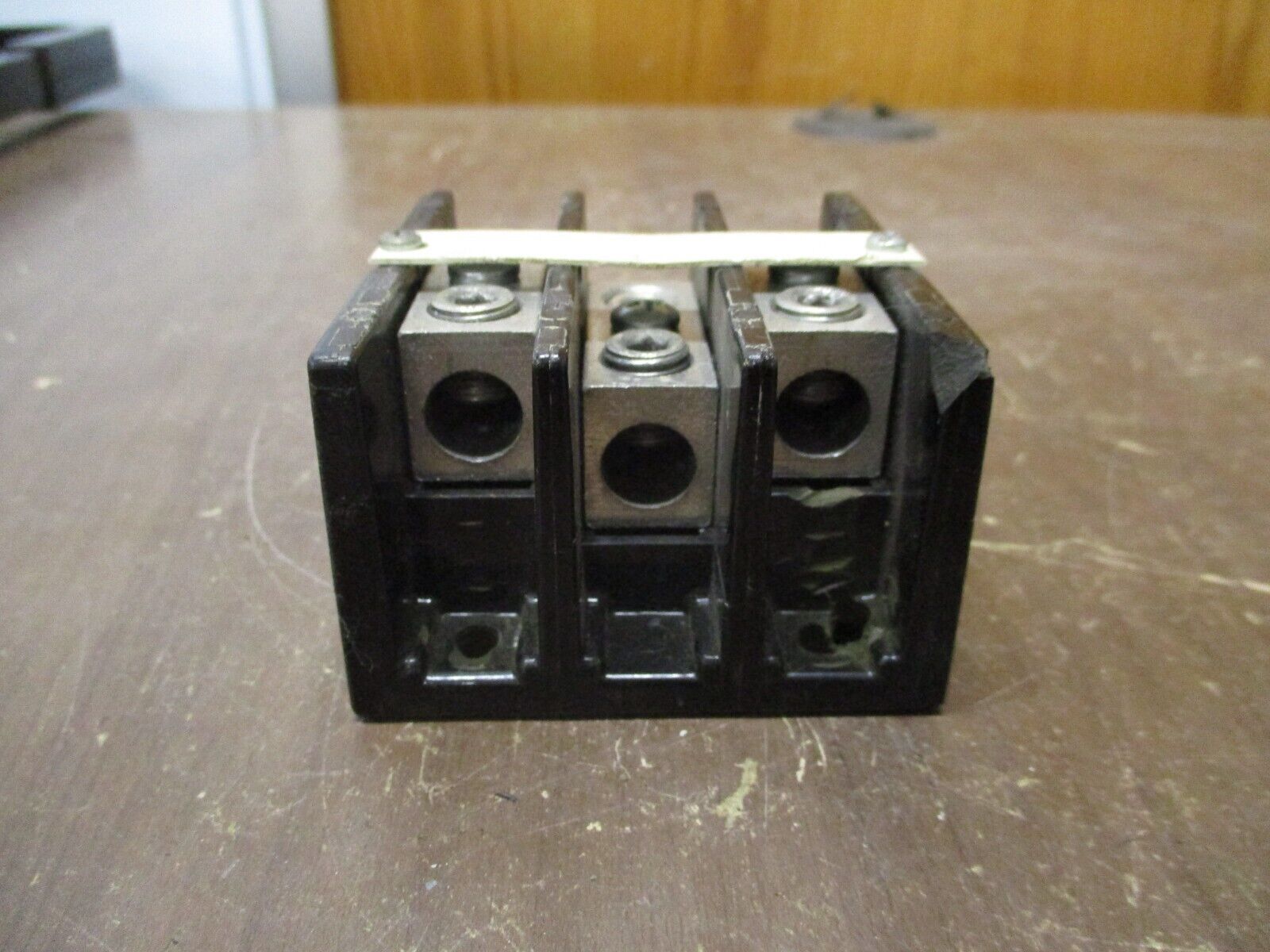 Allen-Bradley Power Distribution Block 1492-100X 175A 600V 3P *Chipped Corner*