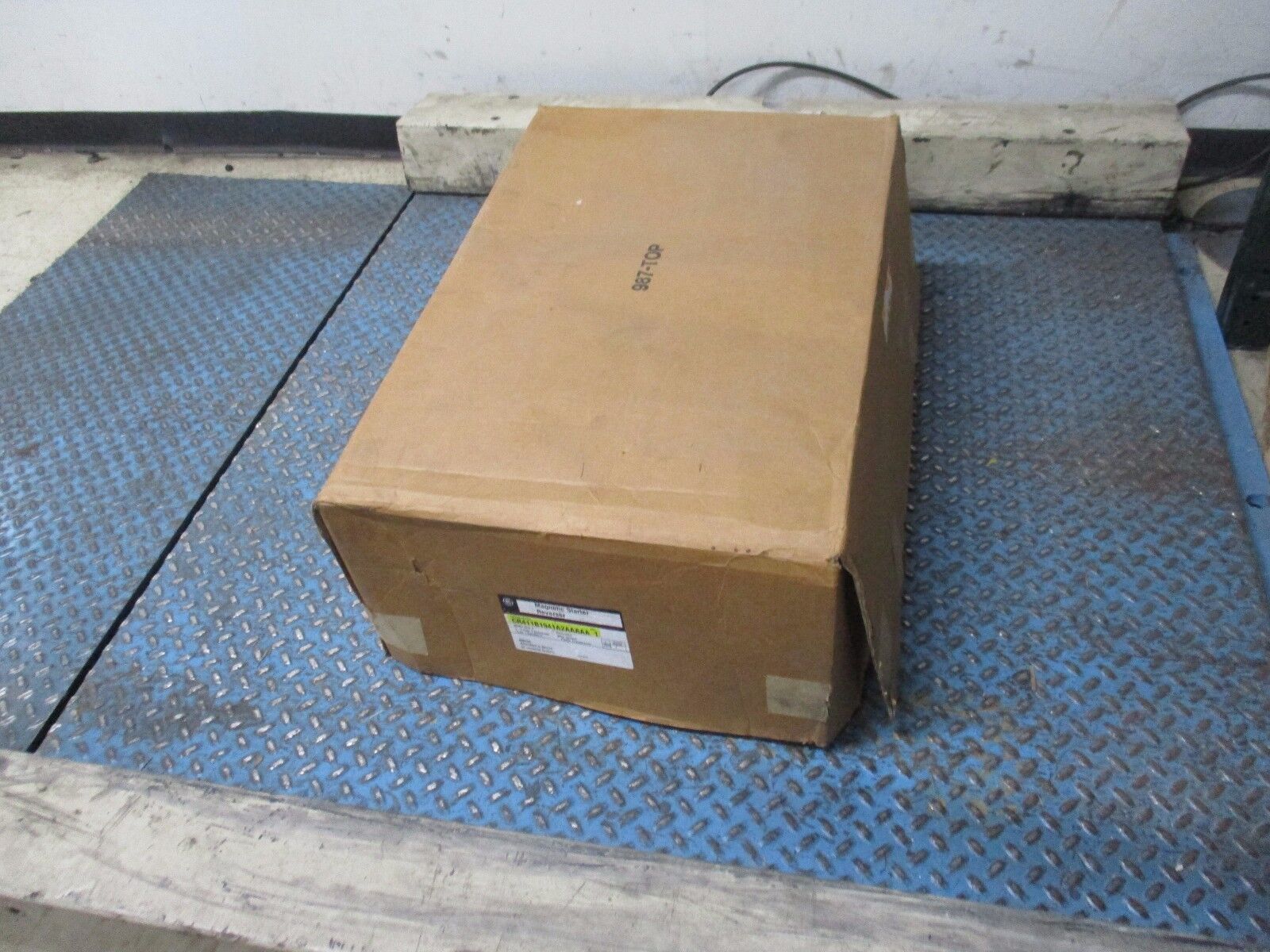 GE Reversing Combination Non-Fusible CR411B1941A2AAAAA Size: 0 3P New Surplus