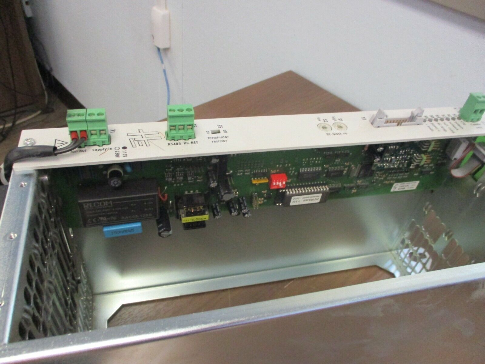 Hetronik PLC Rack w/ Power Supply HC300-HN-480-115 Ver. A.1 - 2.03 Card:193.0051