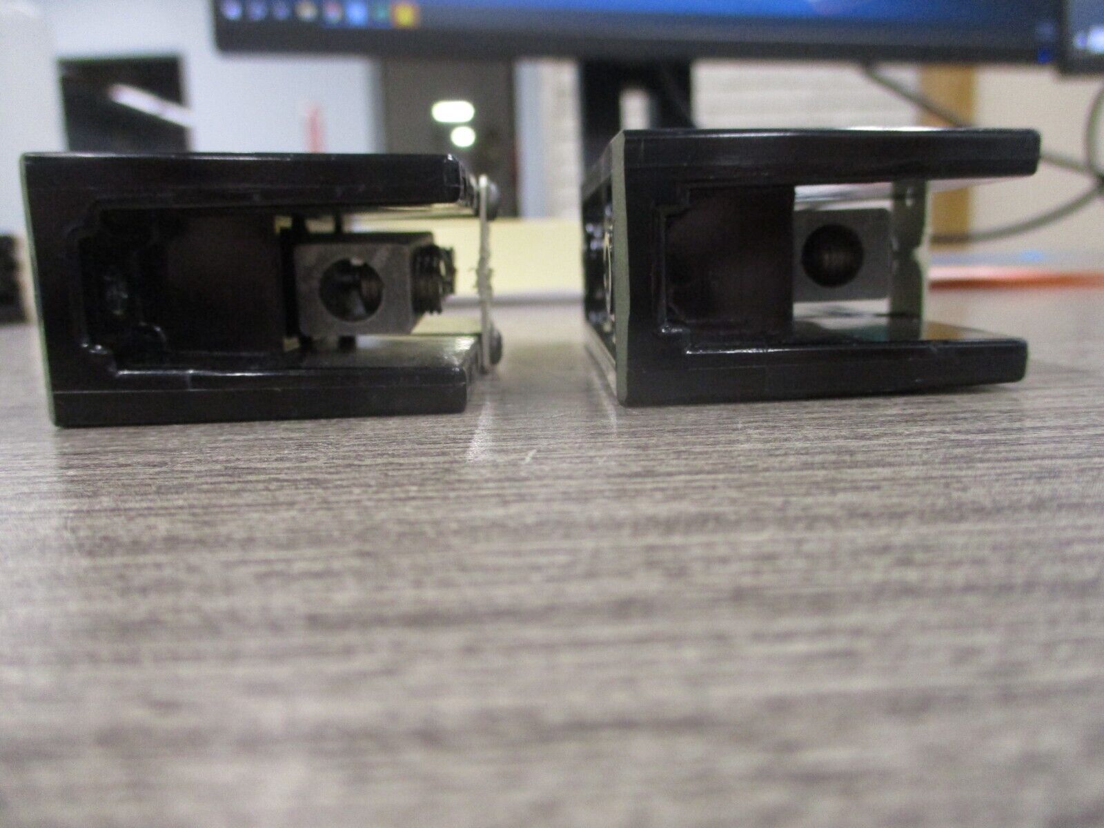 Allen-Bradley Power Distribution Block 1492-50Y Ser. B 115A 600V 1P *Lot of 2*